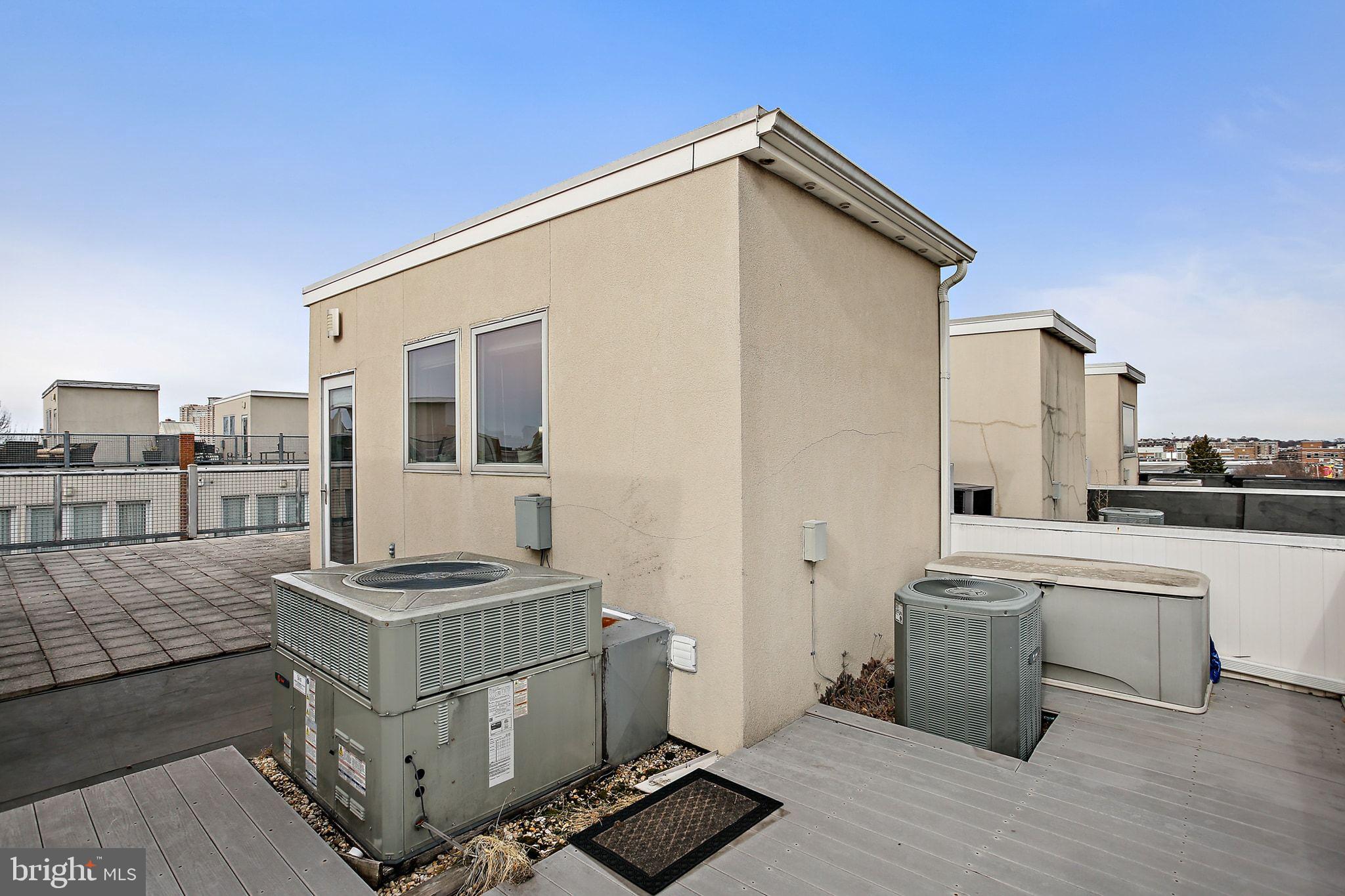 LOCUST POINT - Residential