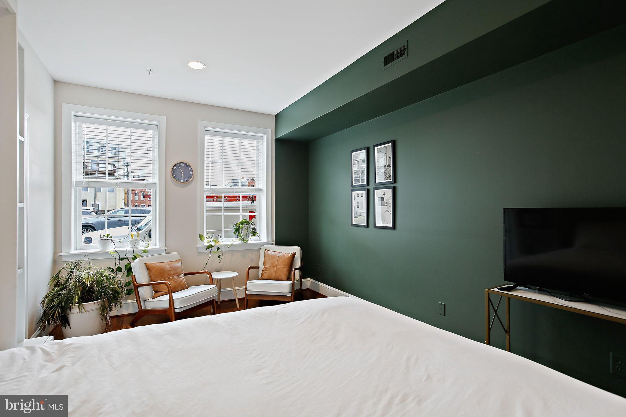 LOCUST POINT - Residential