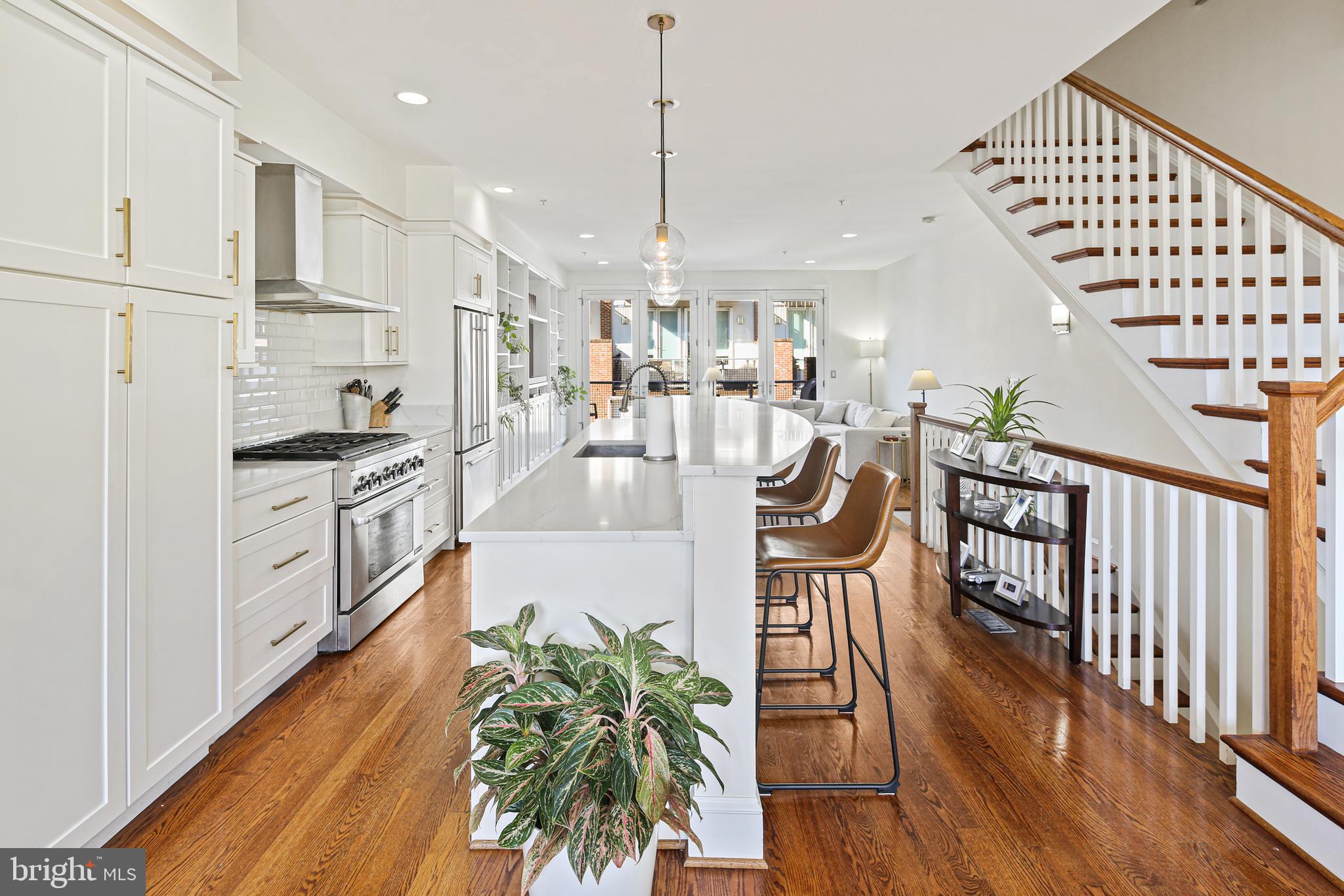 LOCUST POINT - Residential