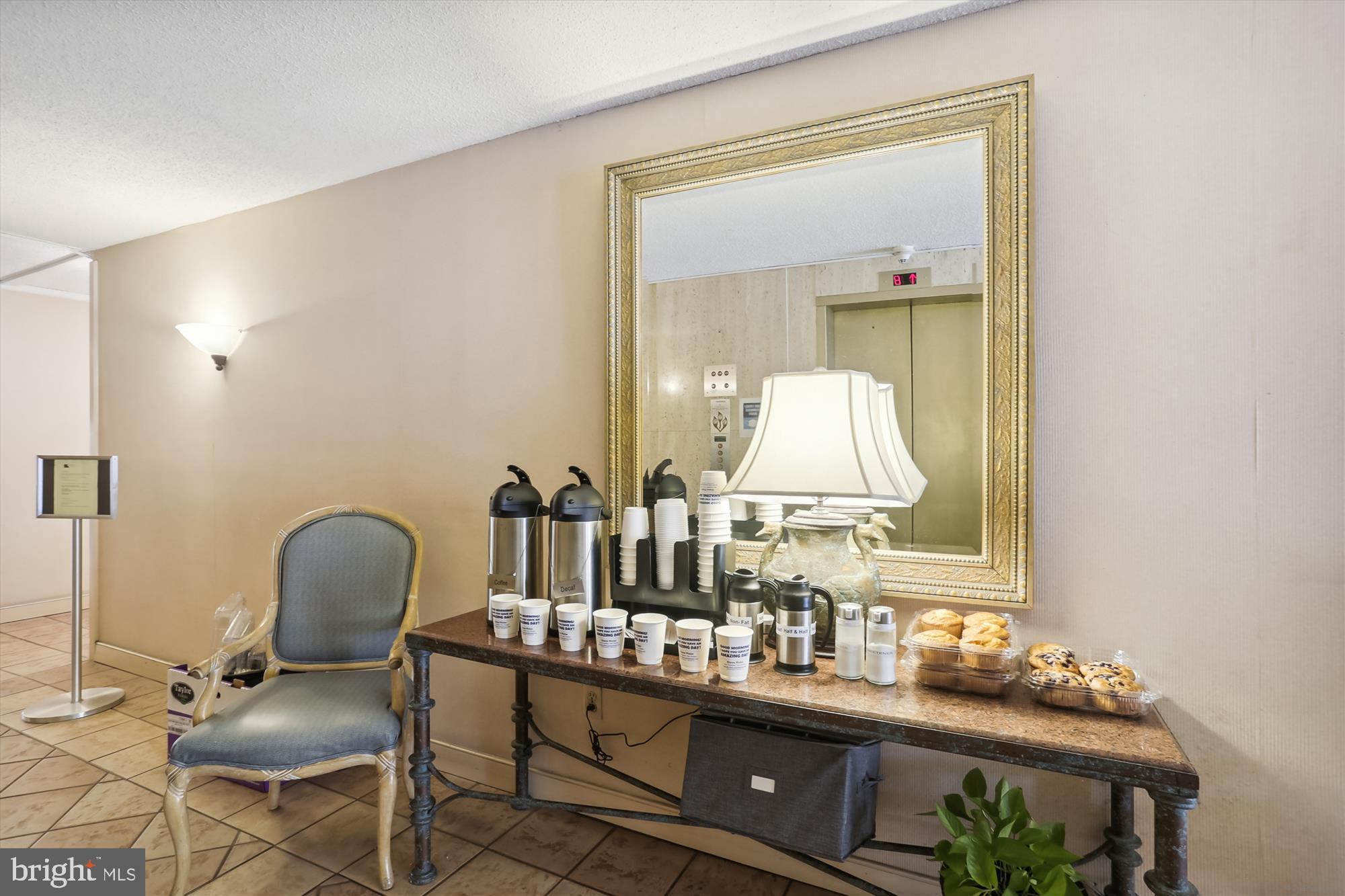 WESTLAKE TOWERS - Residential