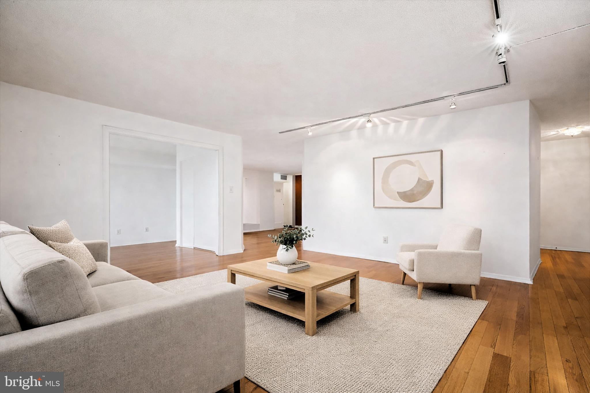 WESTLAKE TOWERS - Residential