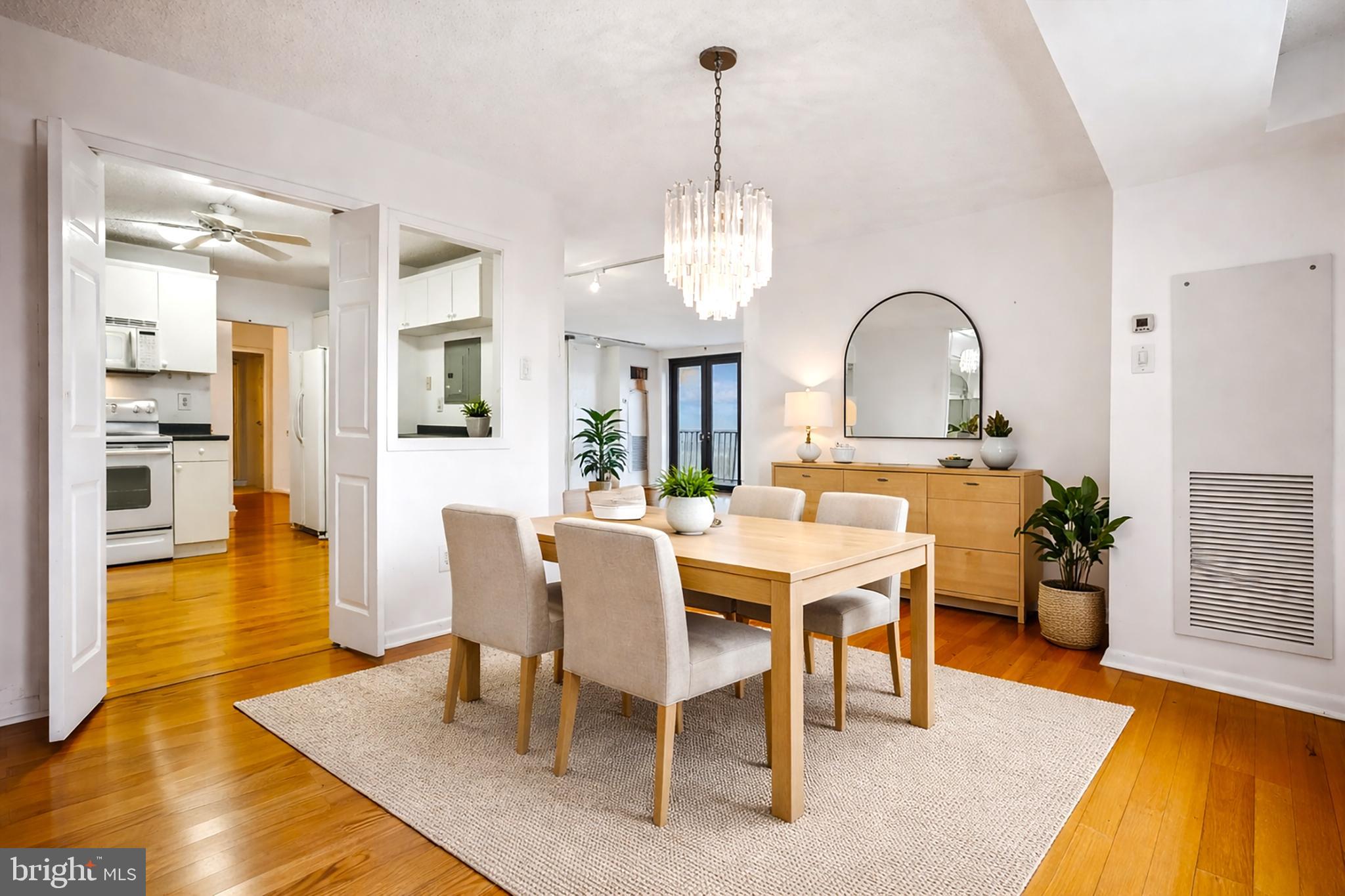 WESTLAKE TOWERS - Residential