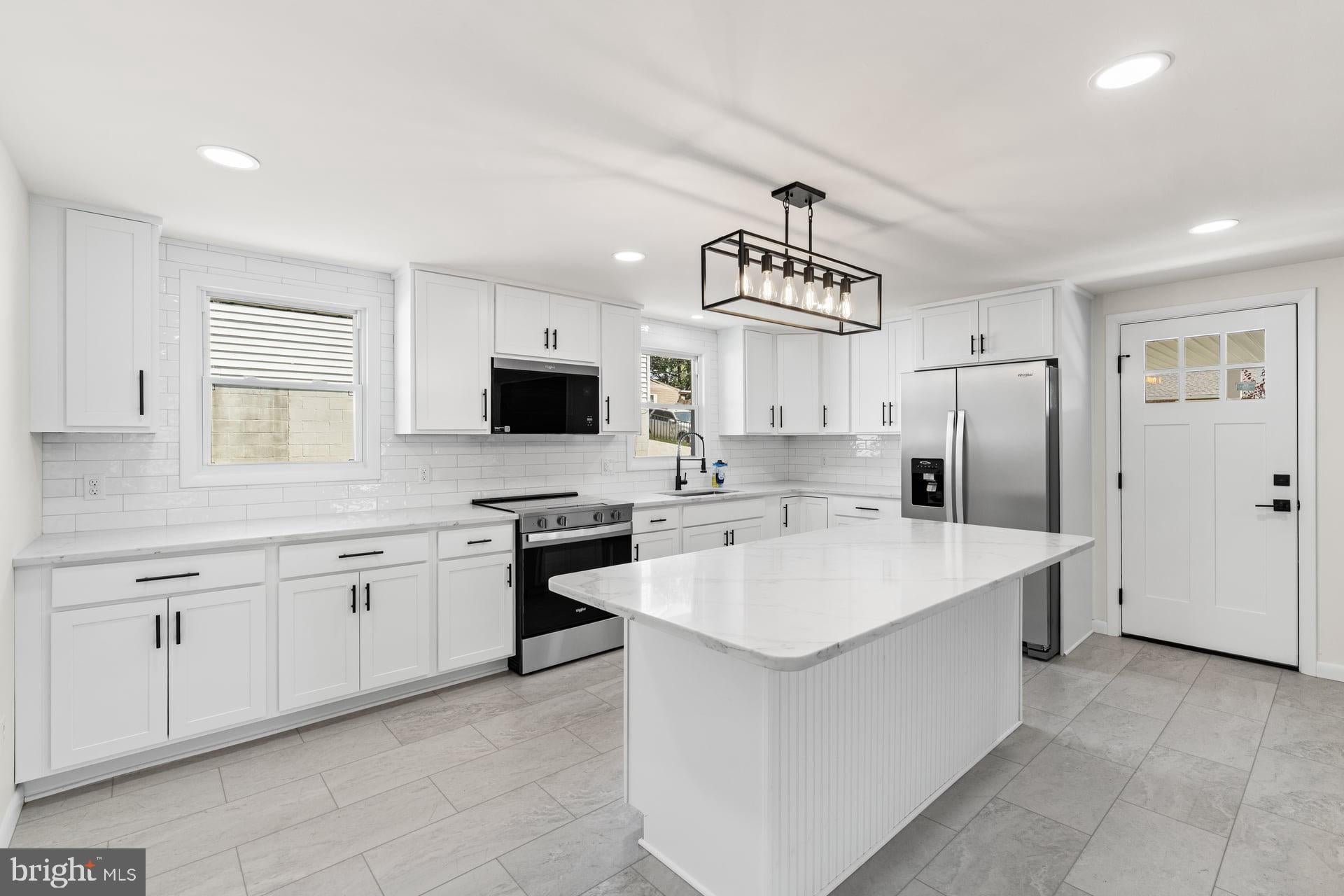 526 W CUMBERLAND ROAD
