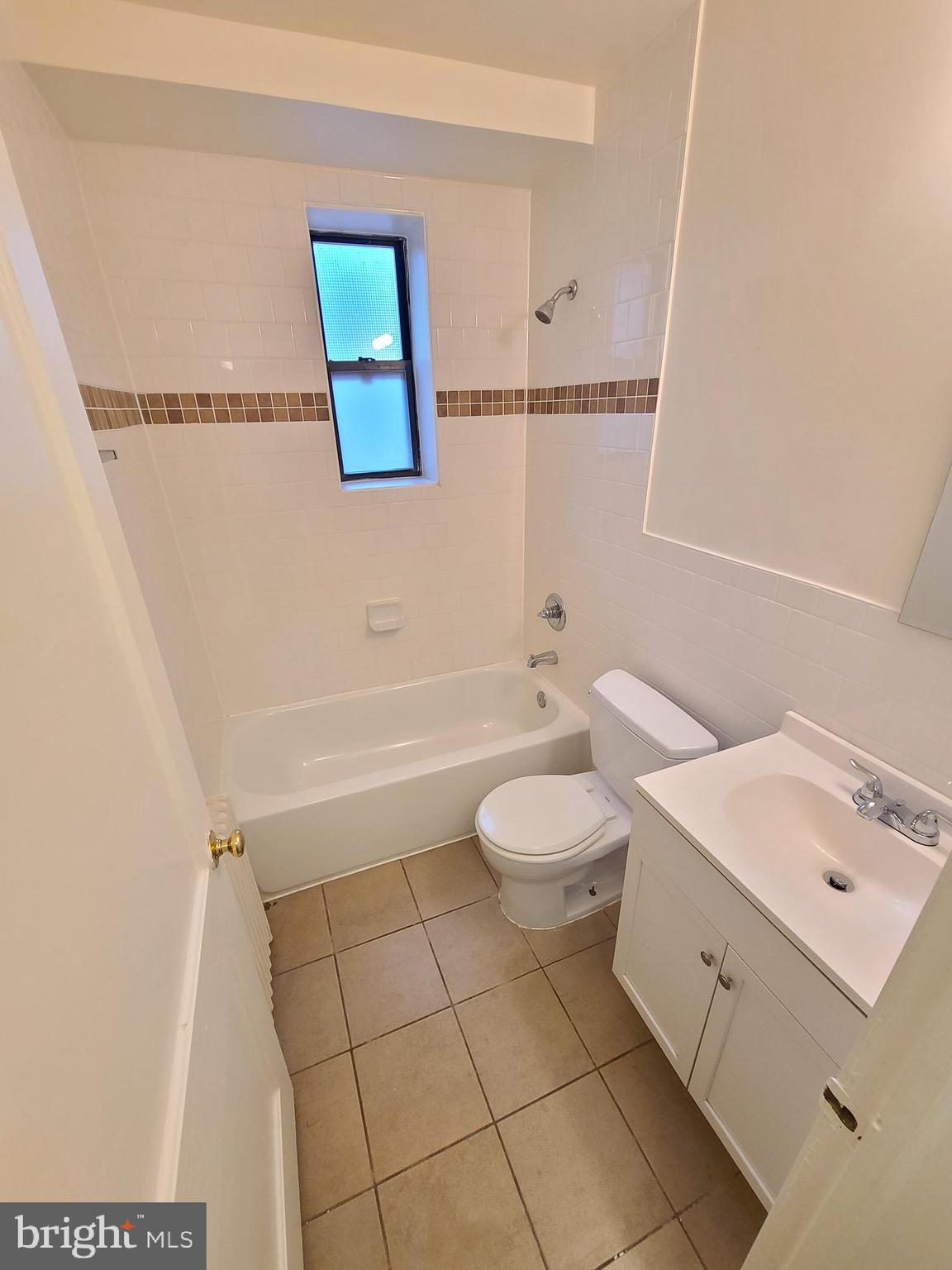 FOREST HILLS - Residential Lease