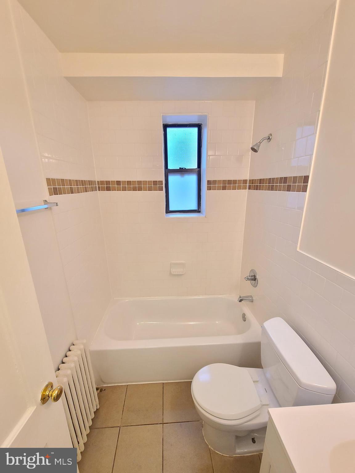 FOREST HILLS - Residential Lease