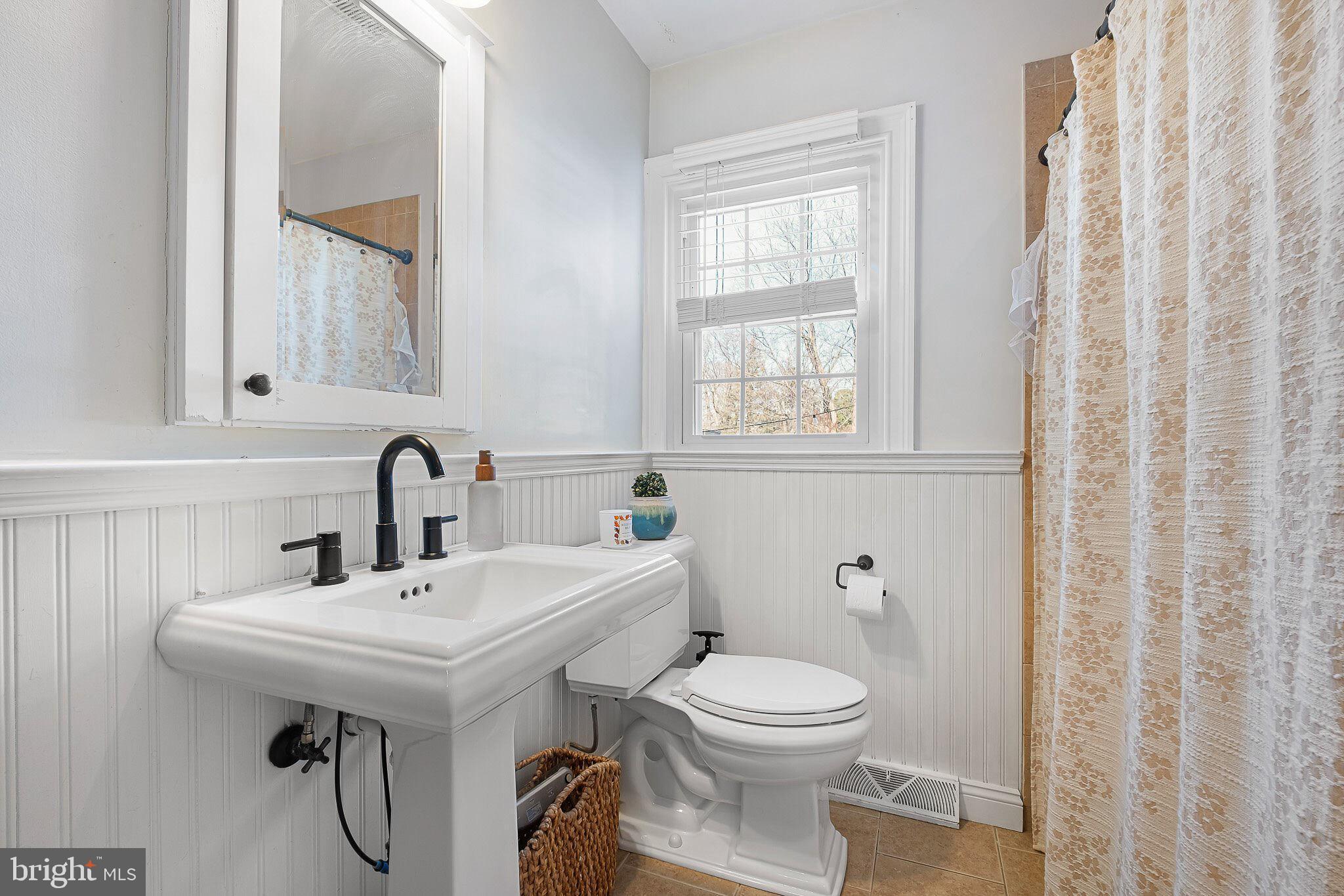 MIDDLETOWN - Residential