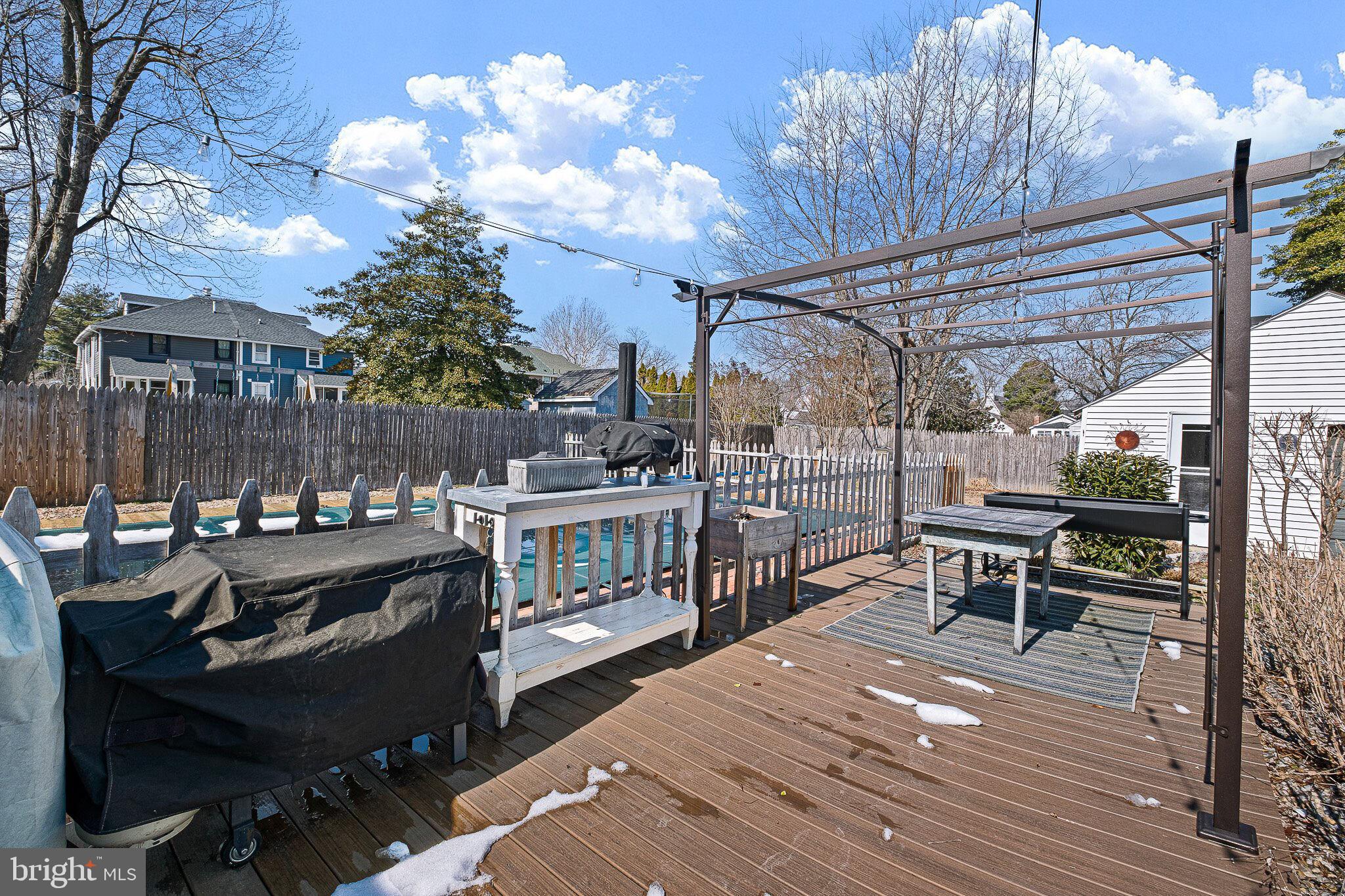 MIDDLETOWN - Residential