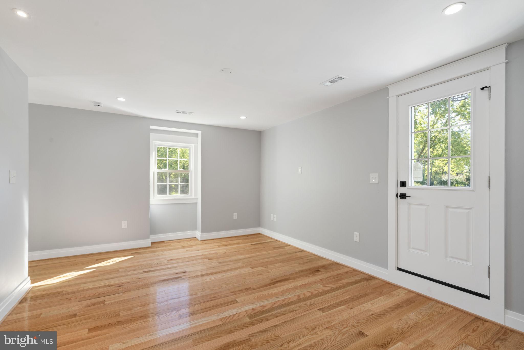 FERRY LANDING VILLA - Residential