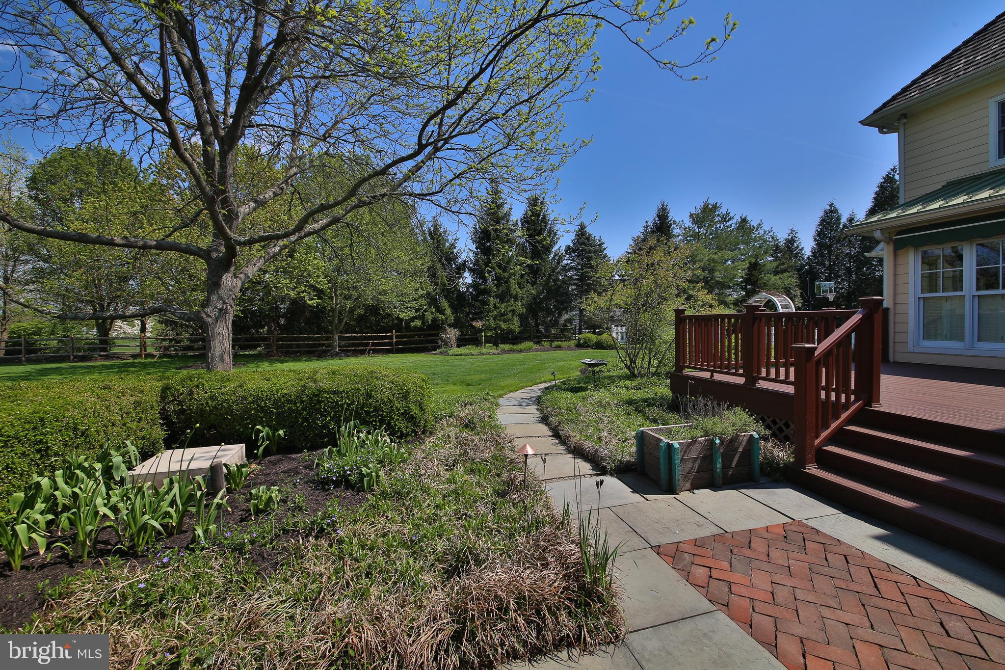 LOOKWAY COURT - Residential