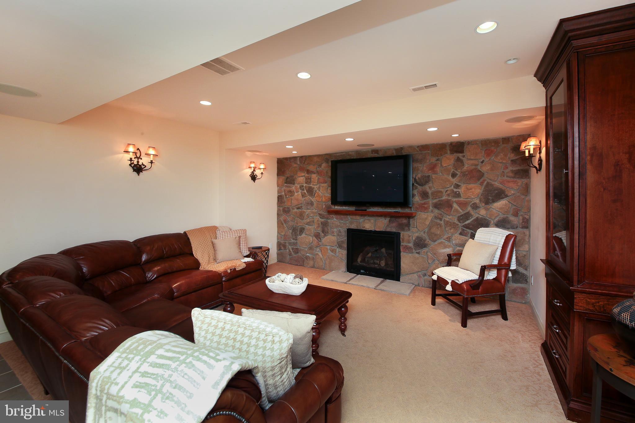 LOOKWAY COURT - Residential