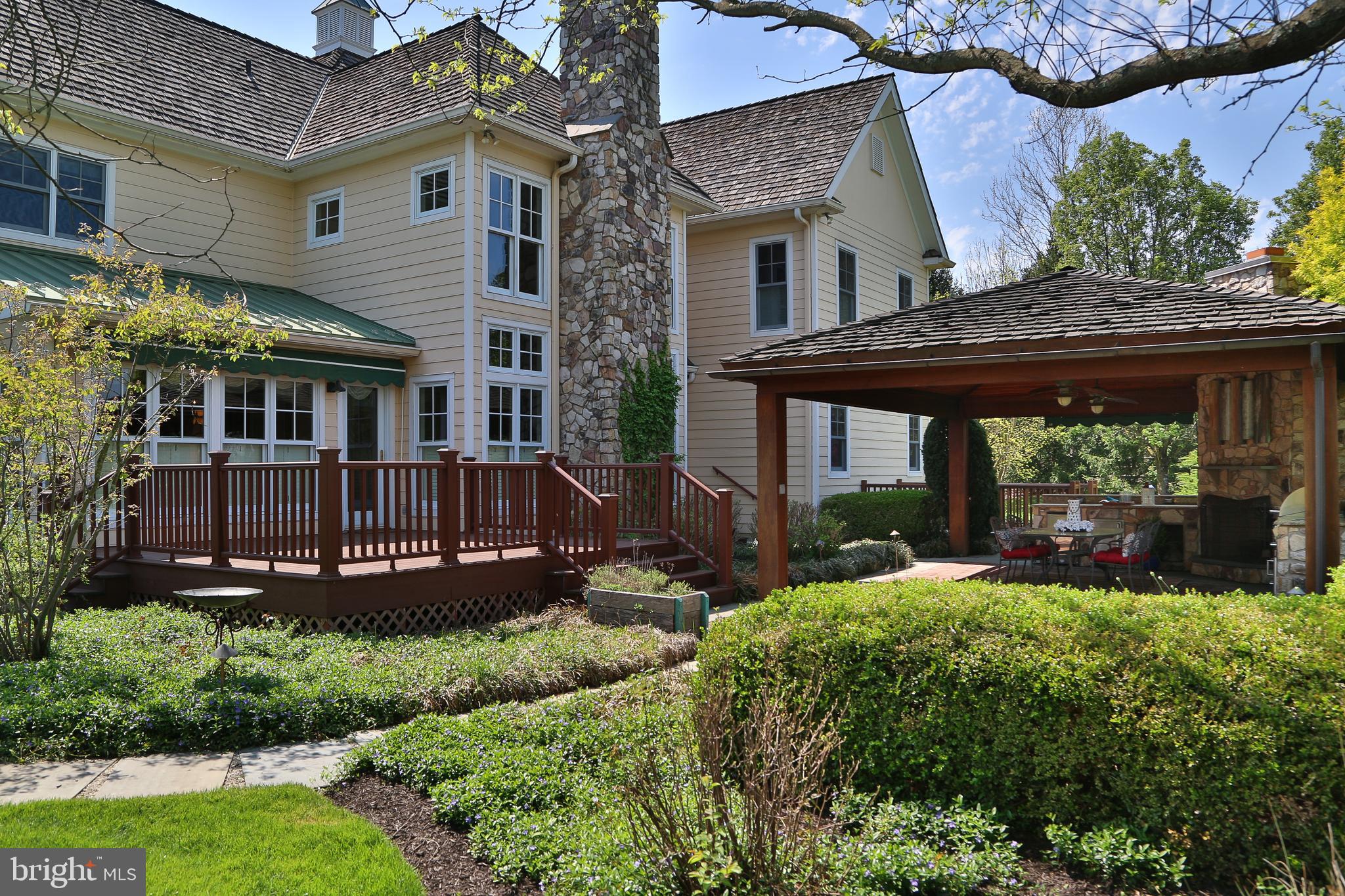 LOOKWAY COURT - Residential