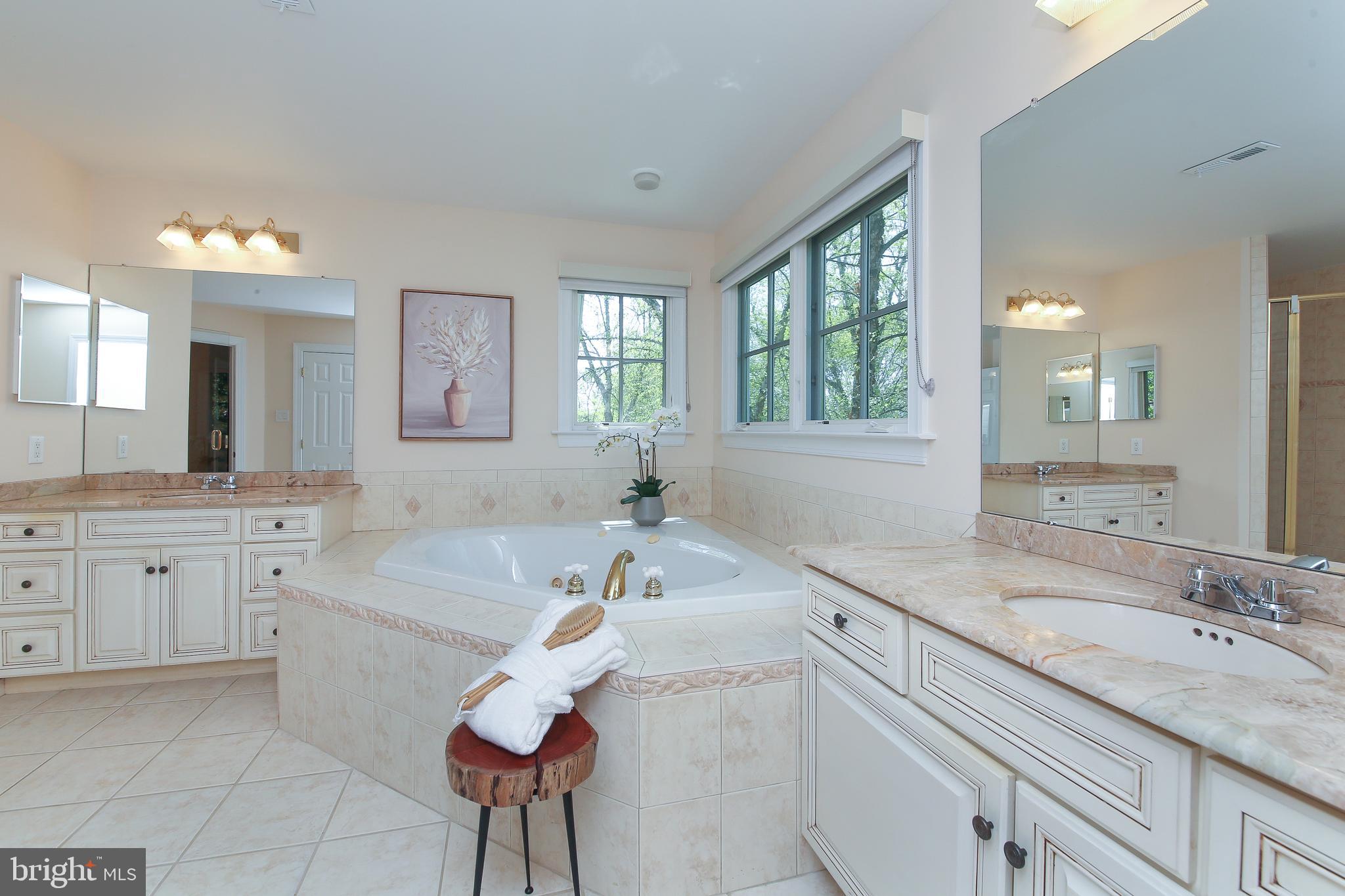 LOOKWAY COURT - Residential