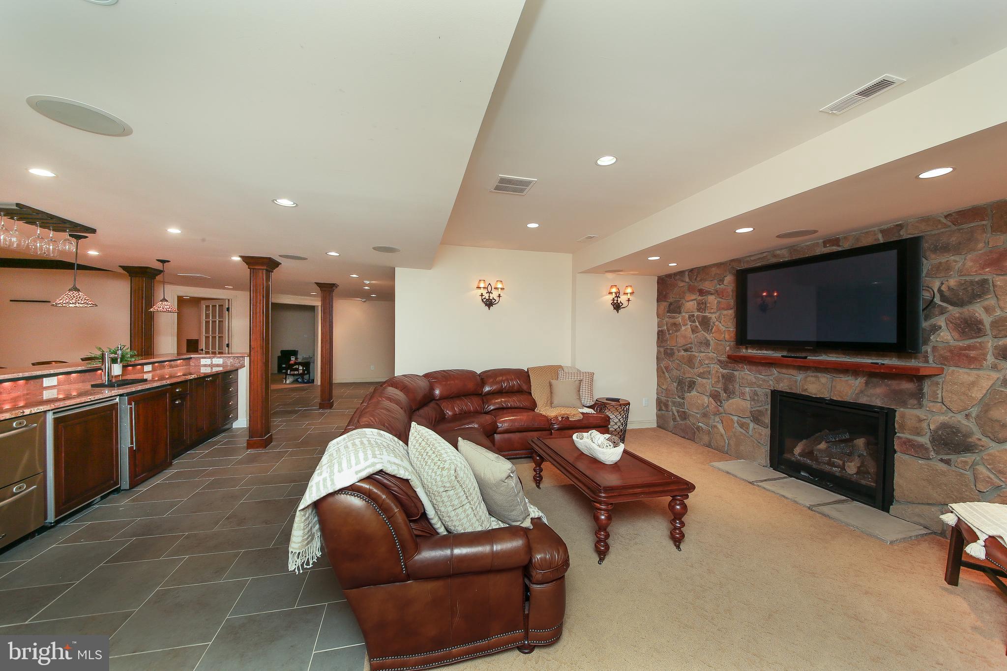 LOOKWAY COURT - Residential