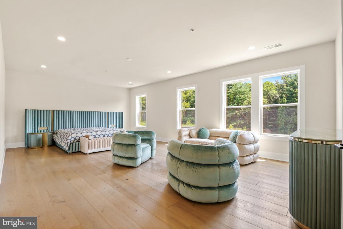 DARNESTOWN OUTSIDE - Residential