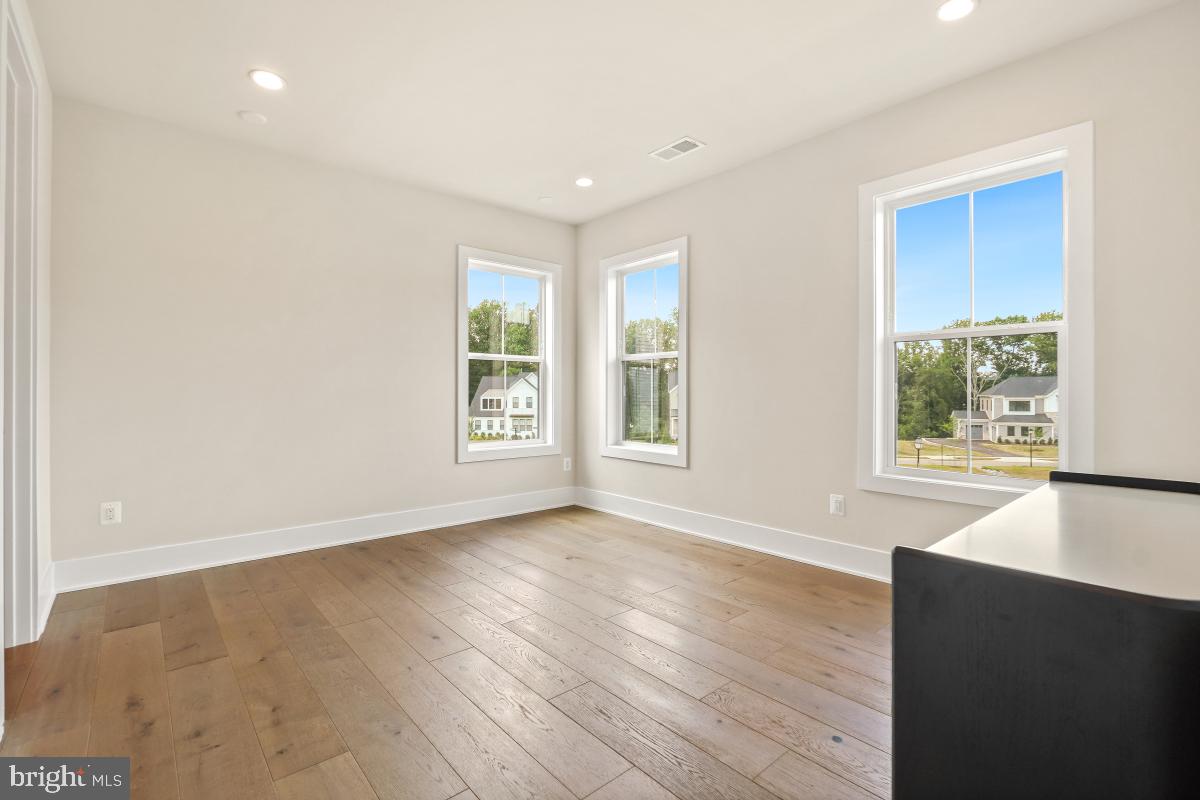 DARNESTOWN OUTSIDE - Residential