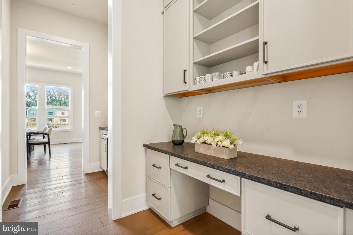 DARNESTOWN OUTSIDE - Residential