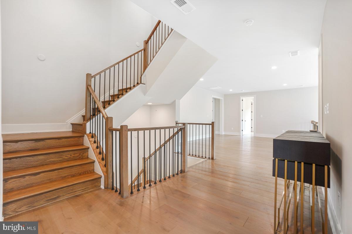 DARNESTOWN OUTSIDE - Residential