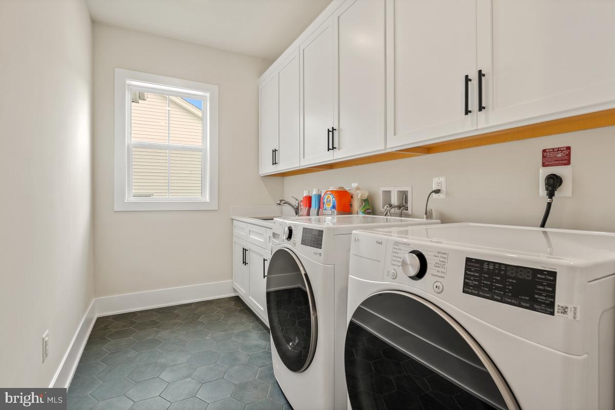 DARNESTOWN OUTSIDE - Residential