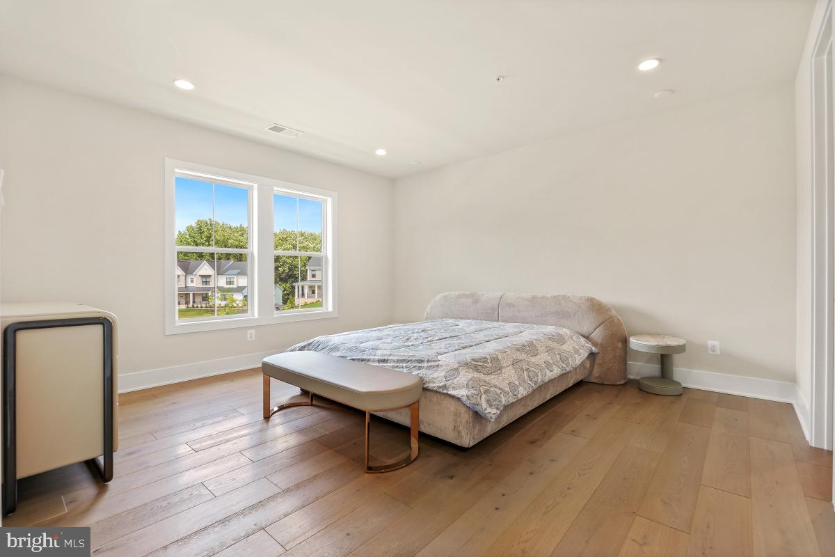 DARNESTOWN OUTSIDE - Residential