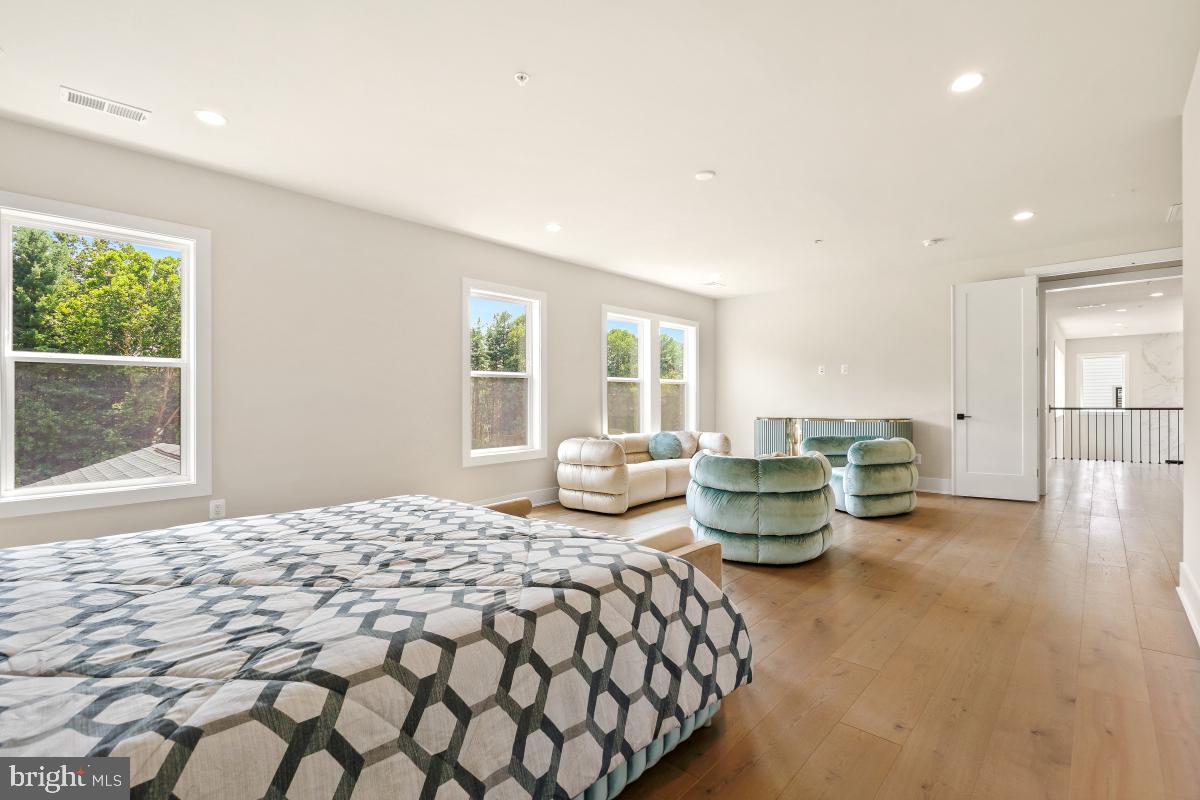 DARNESTOWN OUTSIDE - Residential