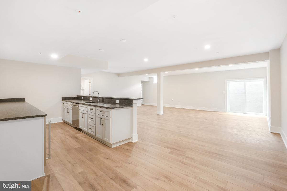 DARNESTOWN OUTSIDE - Residential