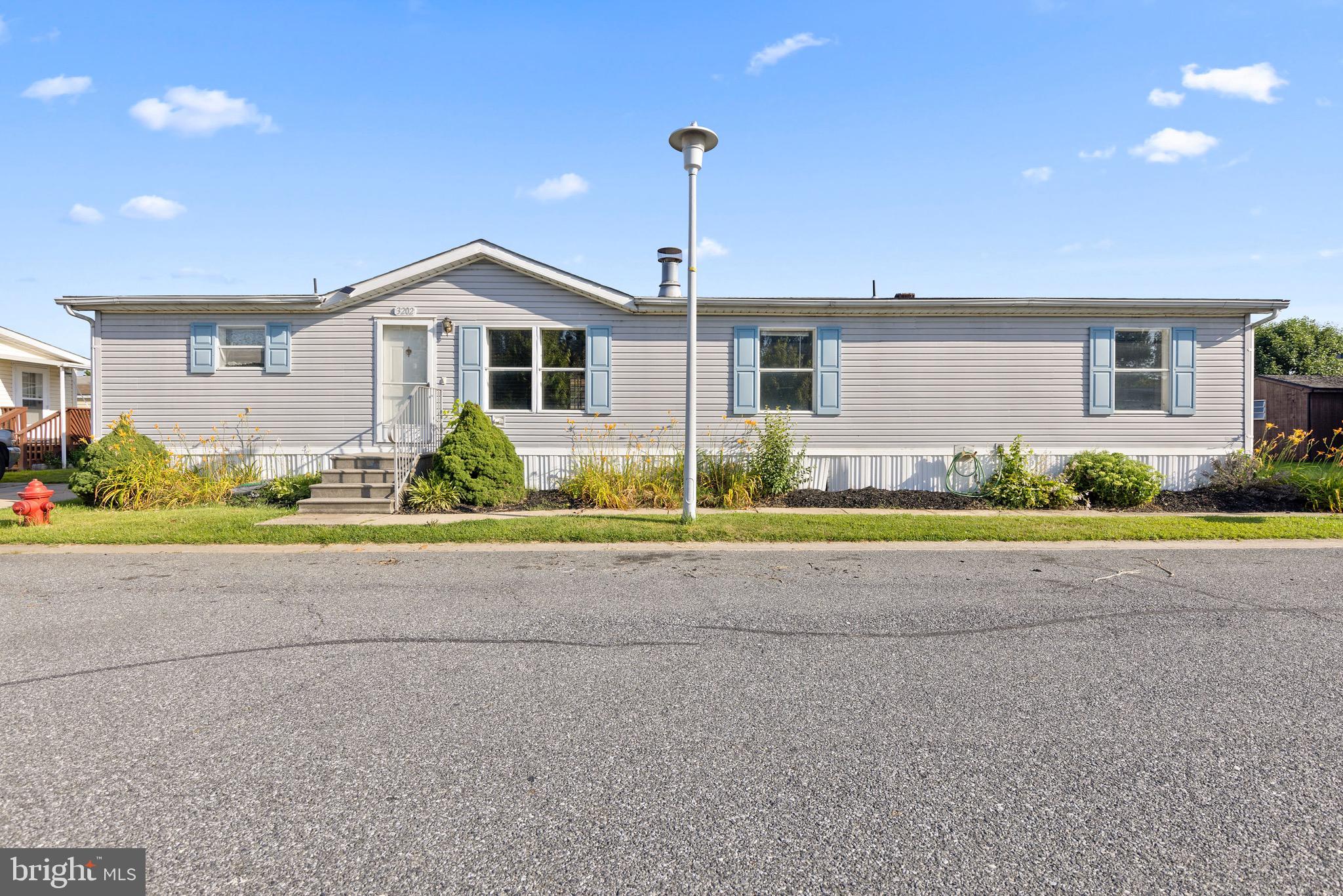 3202 DAHLIA LANE