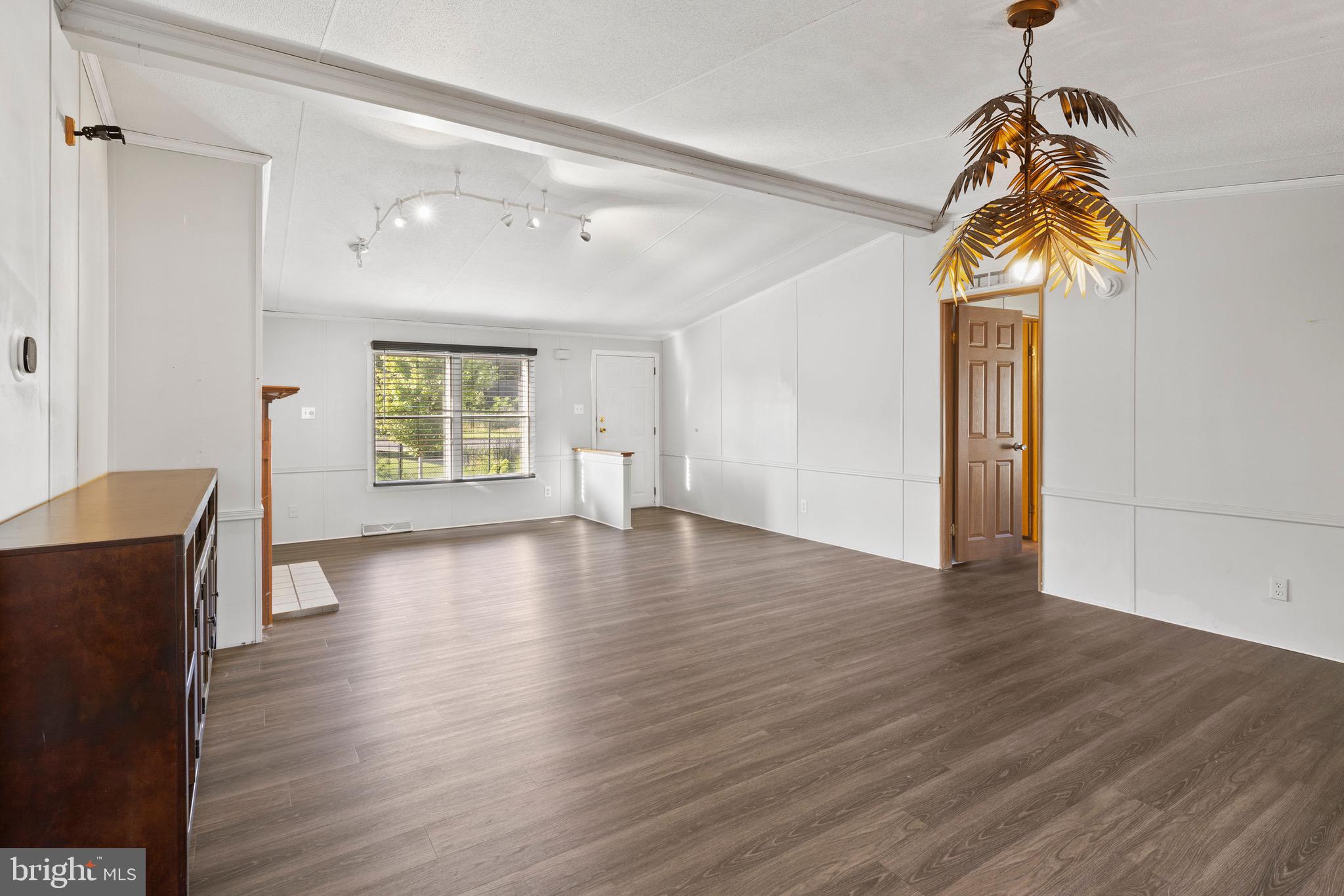 3202 DAHLIA LANE