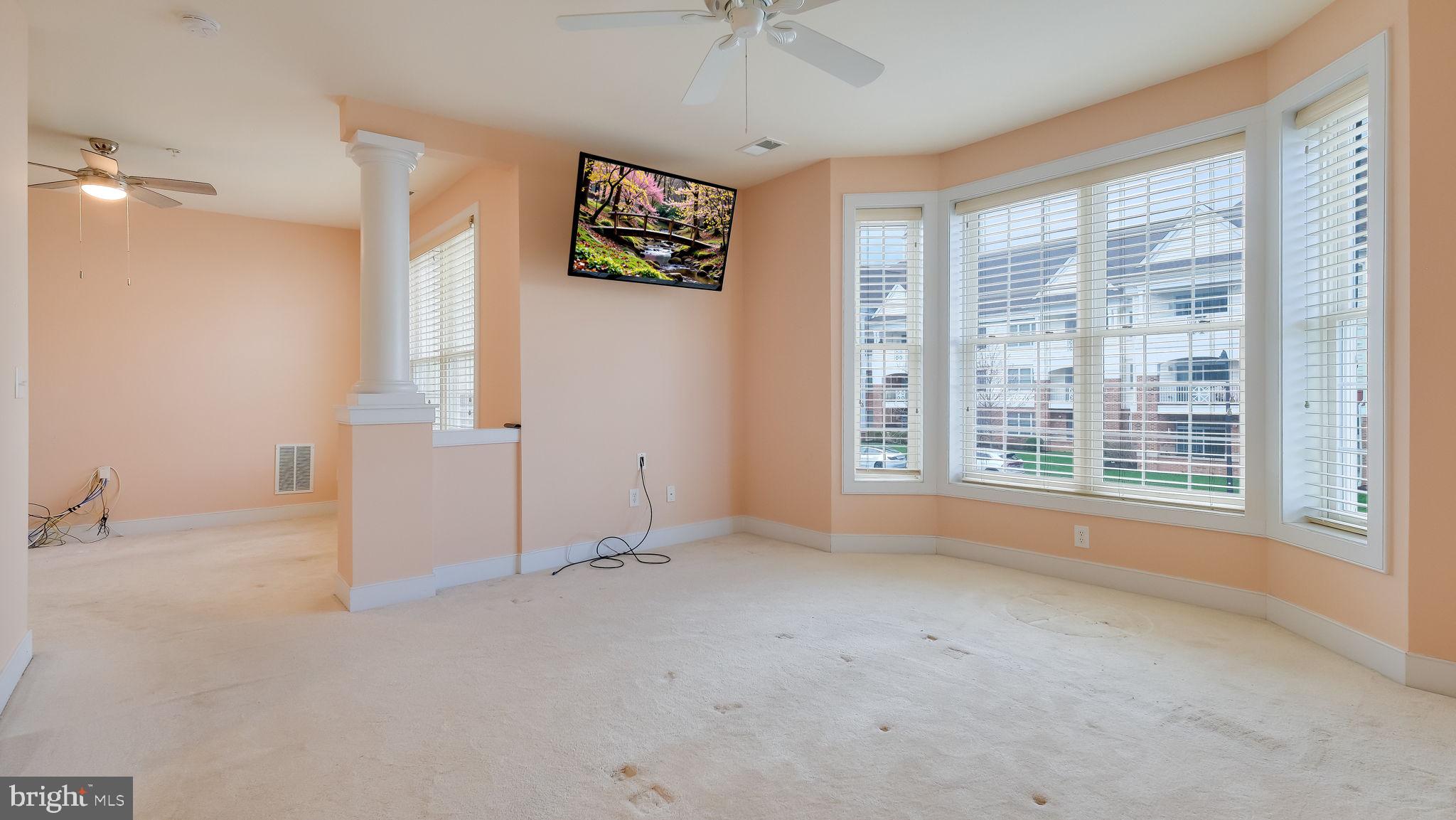 MERIDIAN VALLEY SQ - Residential