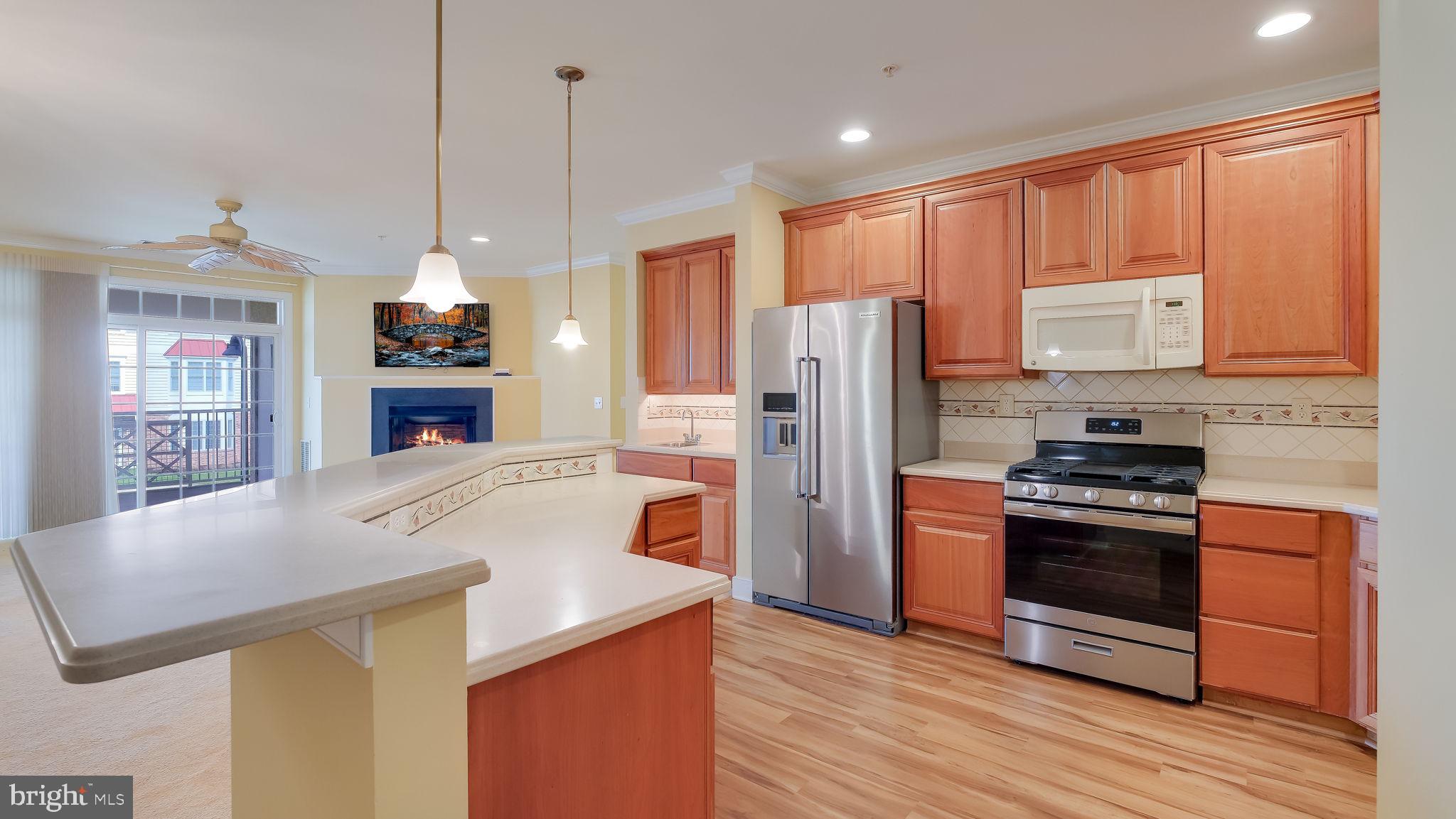 MERIDIAN VALLEY SQ - Residential