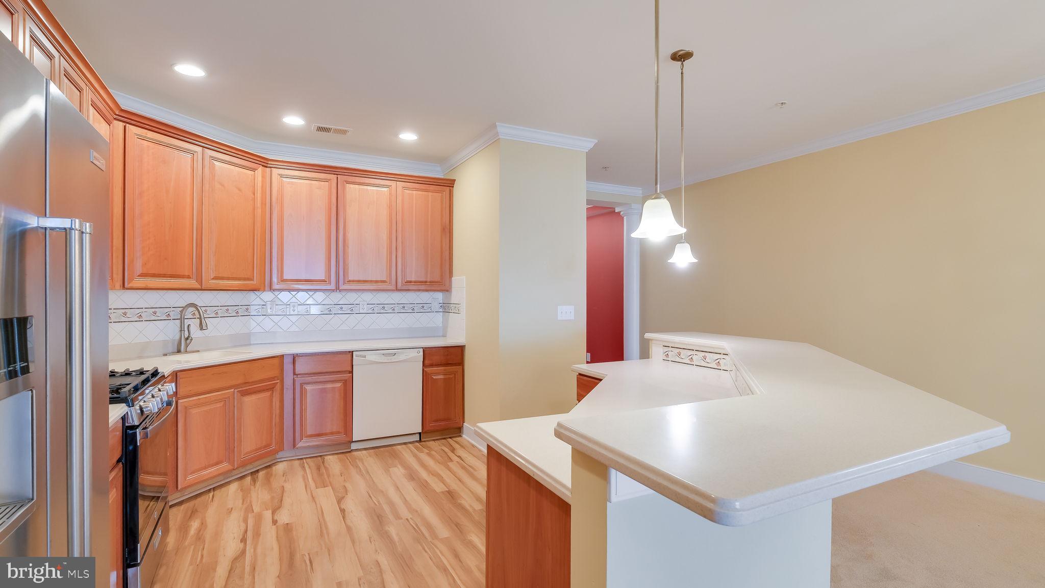 MERIDIAN VALLEY SQ - Residential