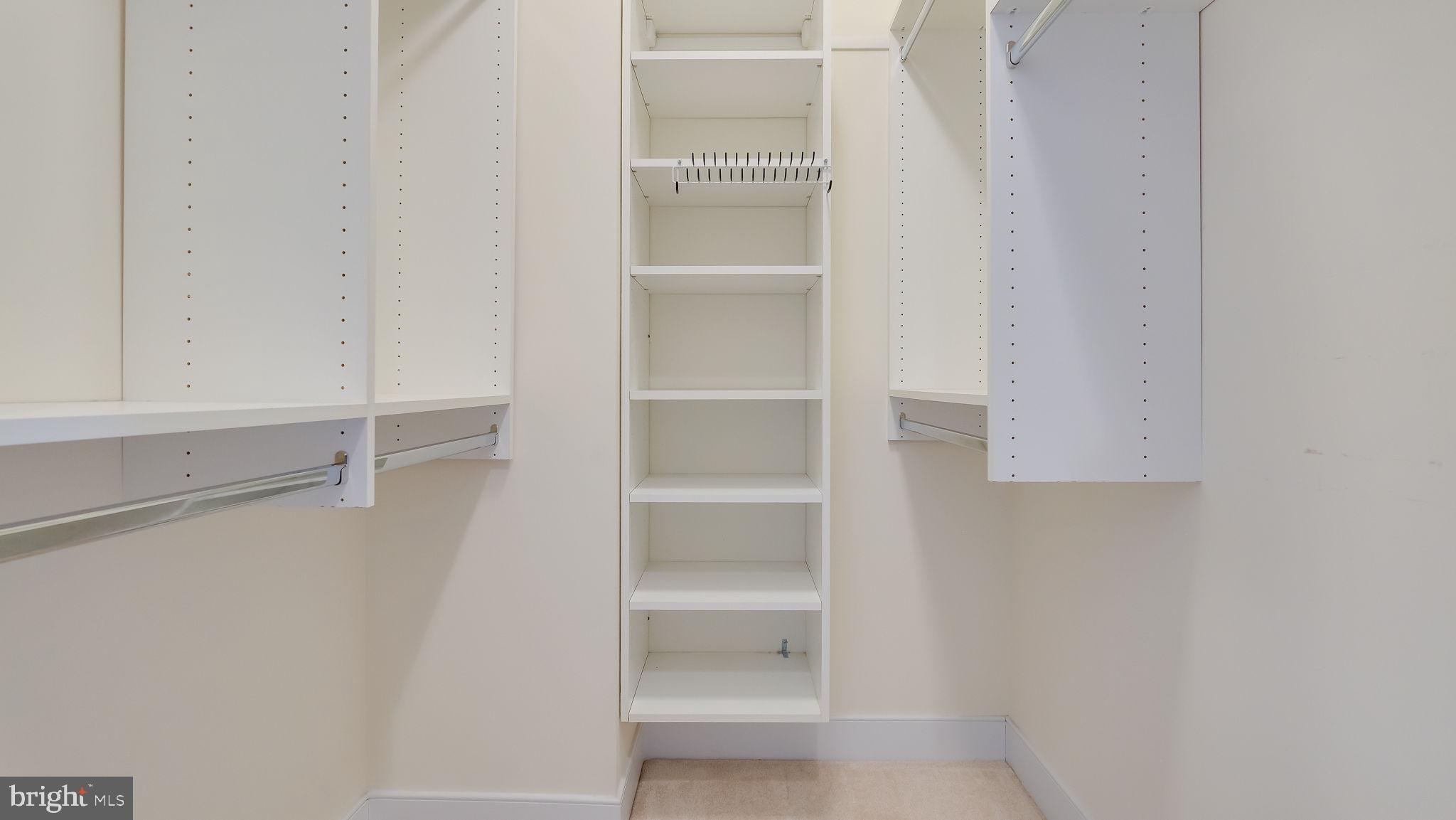 MERIDIAN VALLEY SQ - Residential