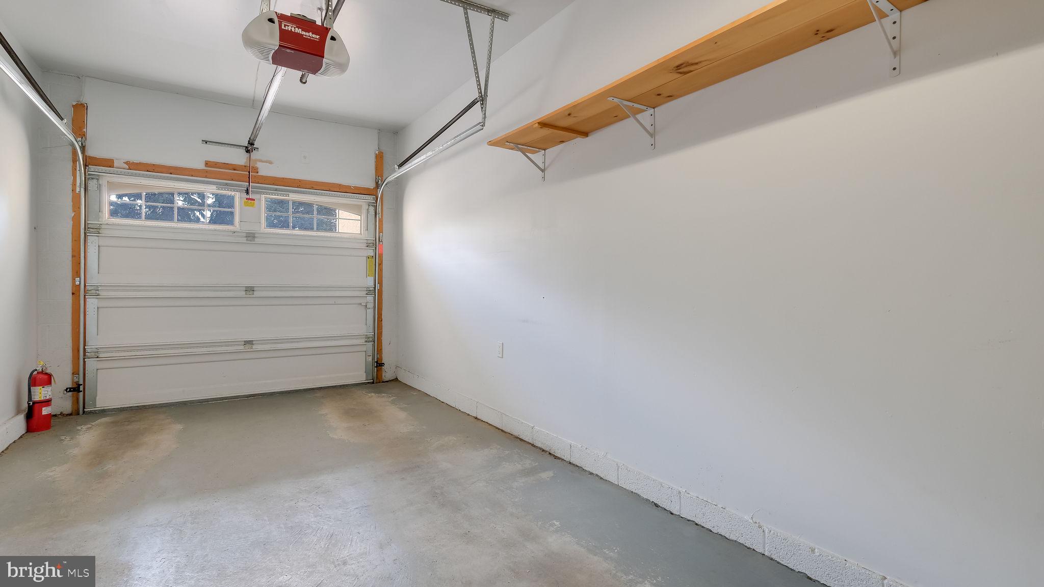 MERIDIAN VALLEY SQ - Residential