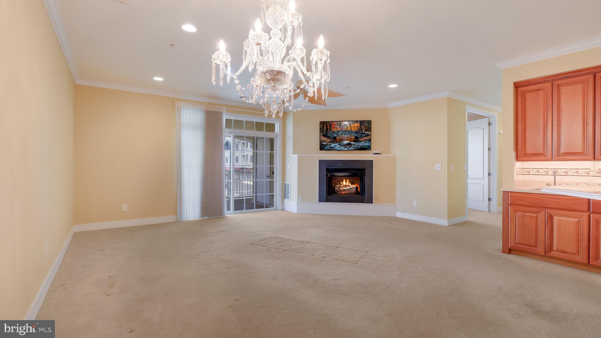 MERIDIAN VALLEY SQ - Residential