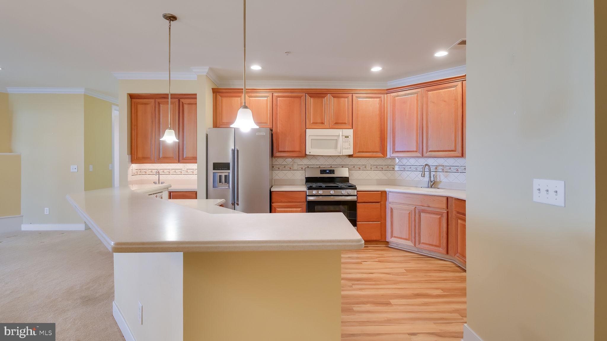 MERIDIAN VALLEY SQ - Residential