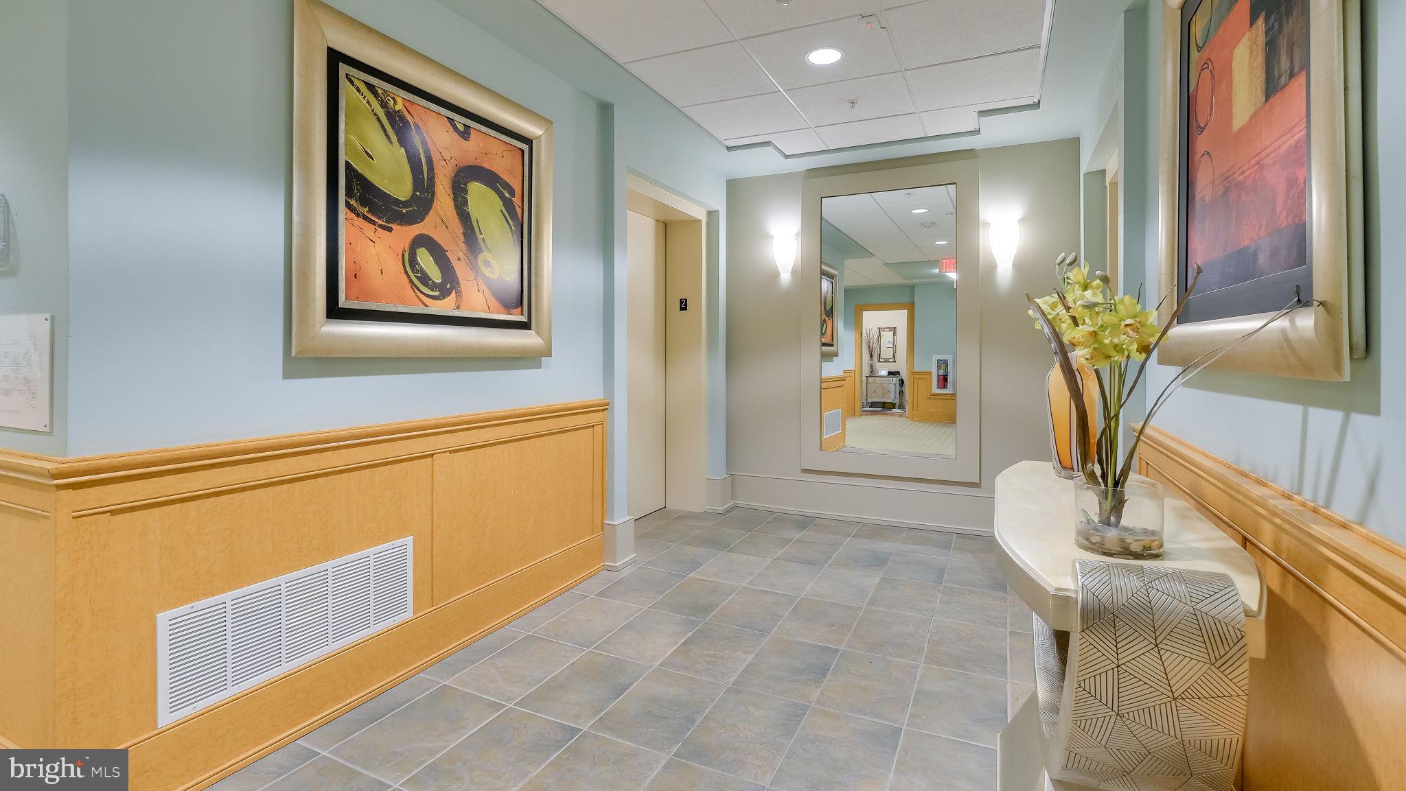 MERIDIAN VALLEY SQ - Residential