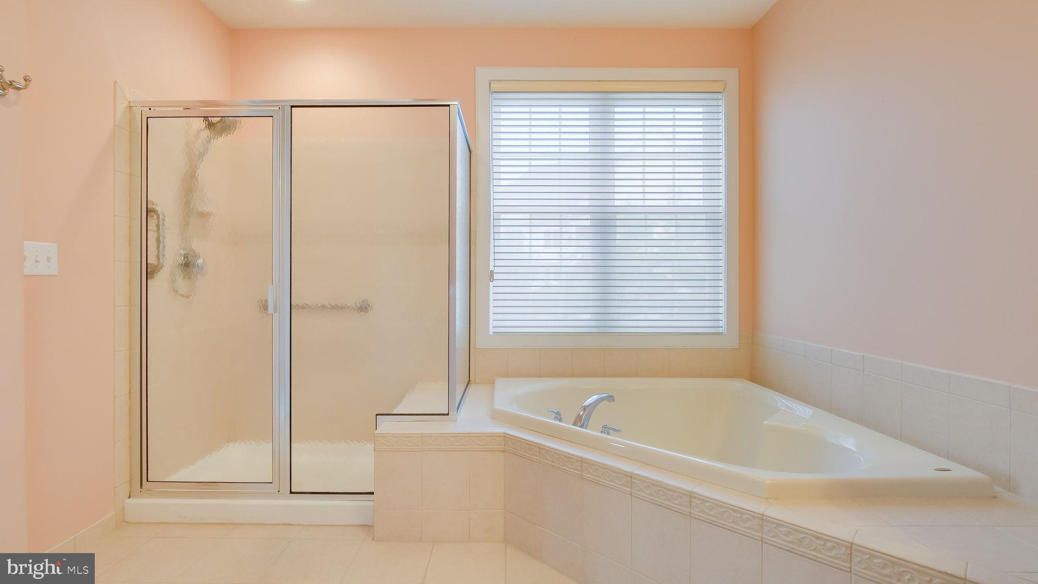 MERIDIAN VALLEY SQ - Residential