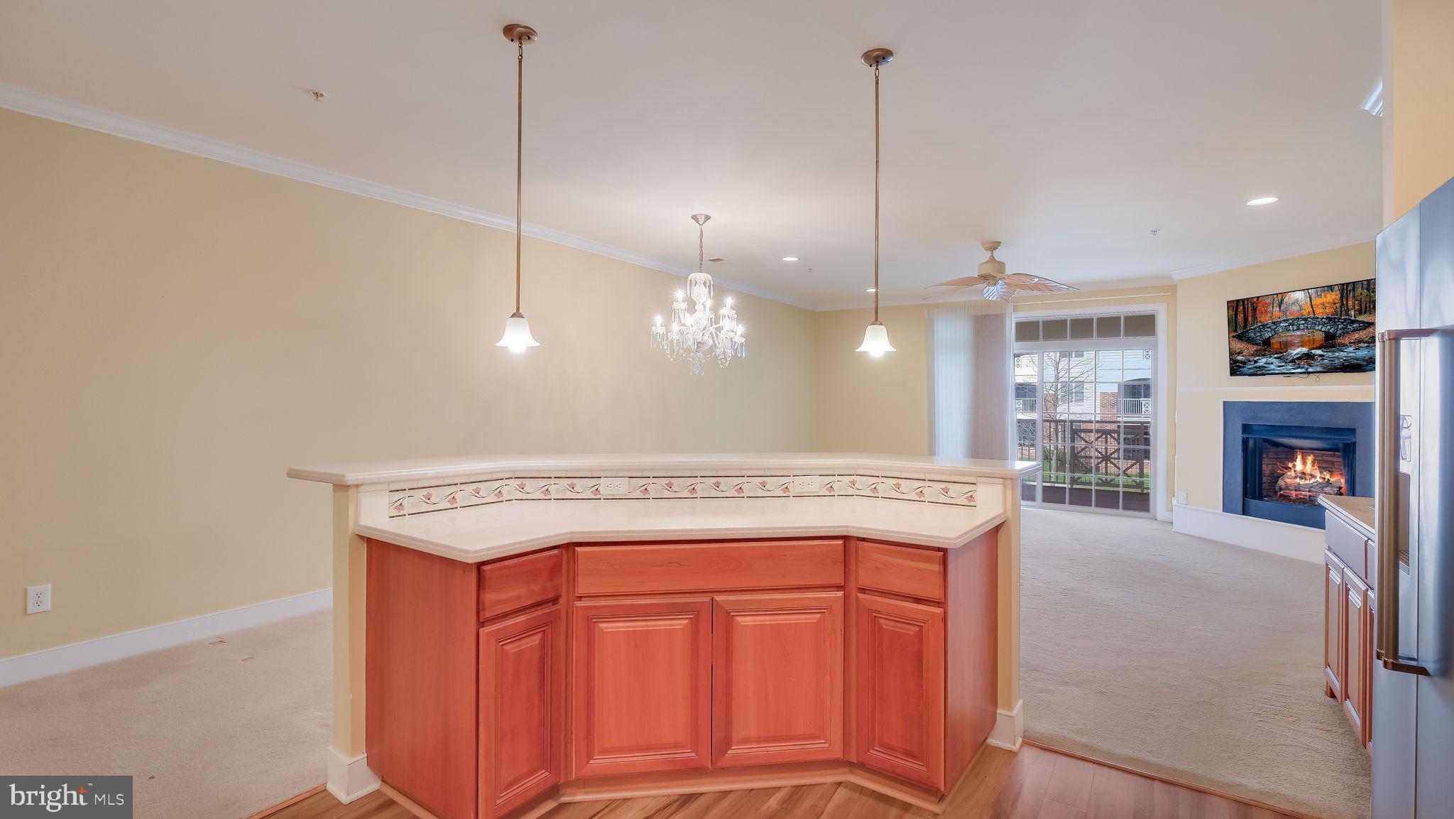 MERIDIAN VALLEY SQ - Residential