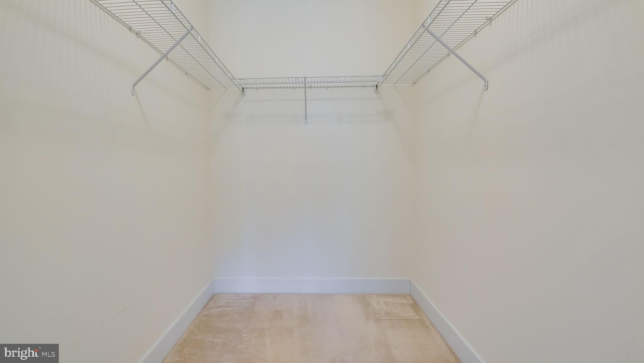 MERIDIAN VALLEY SQ - Residential