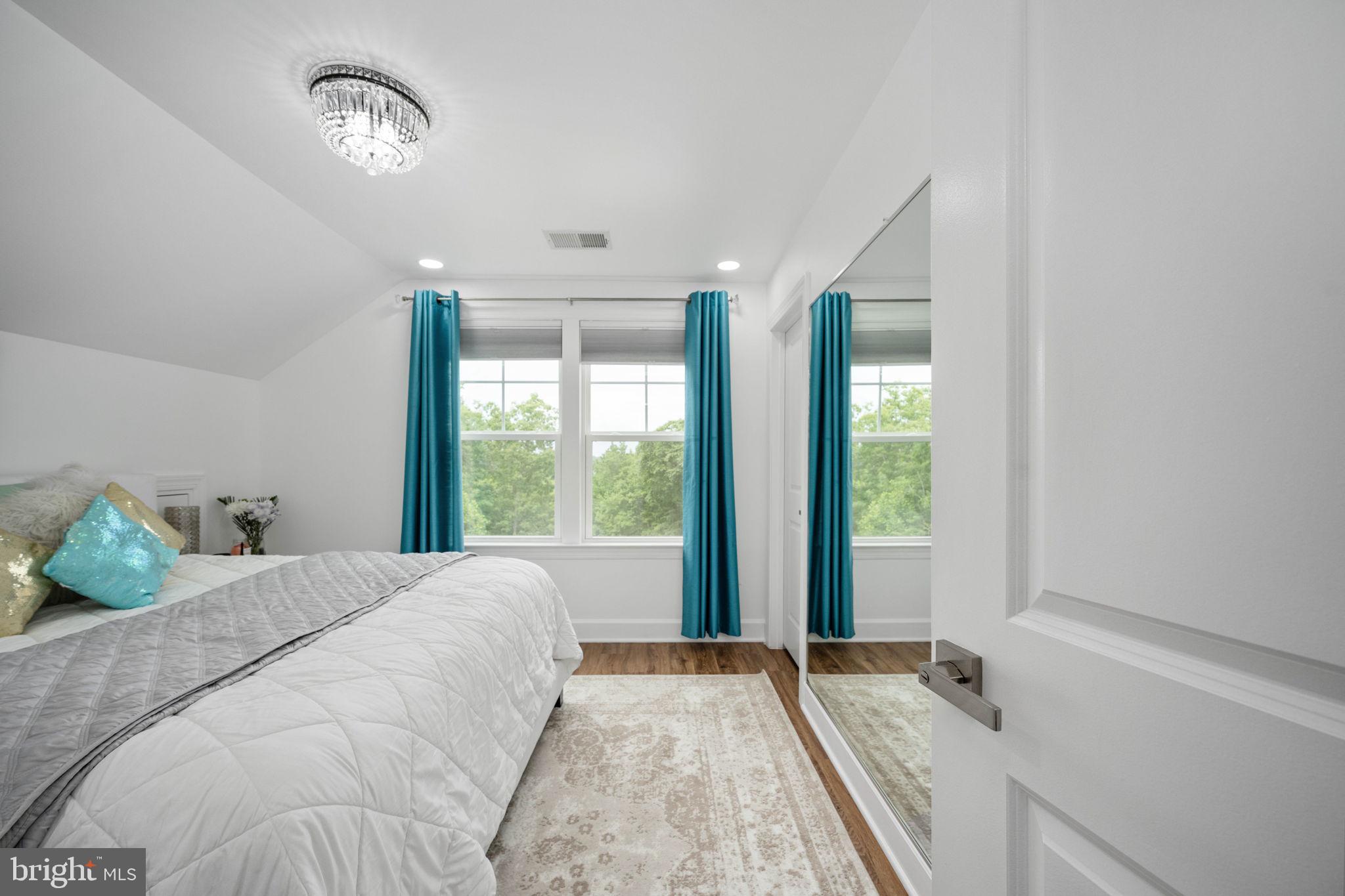 EMBREY MILL - Residential