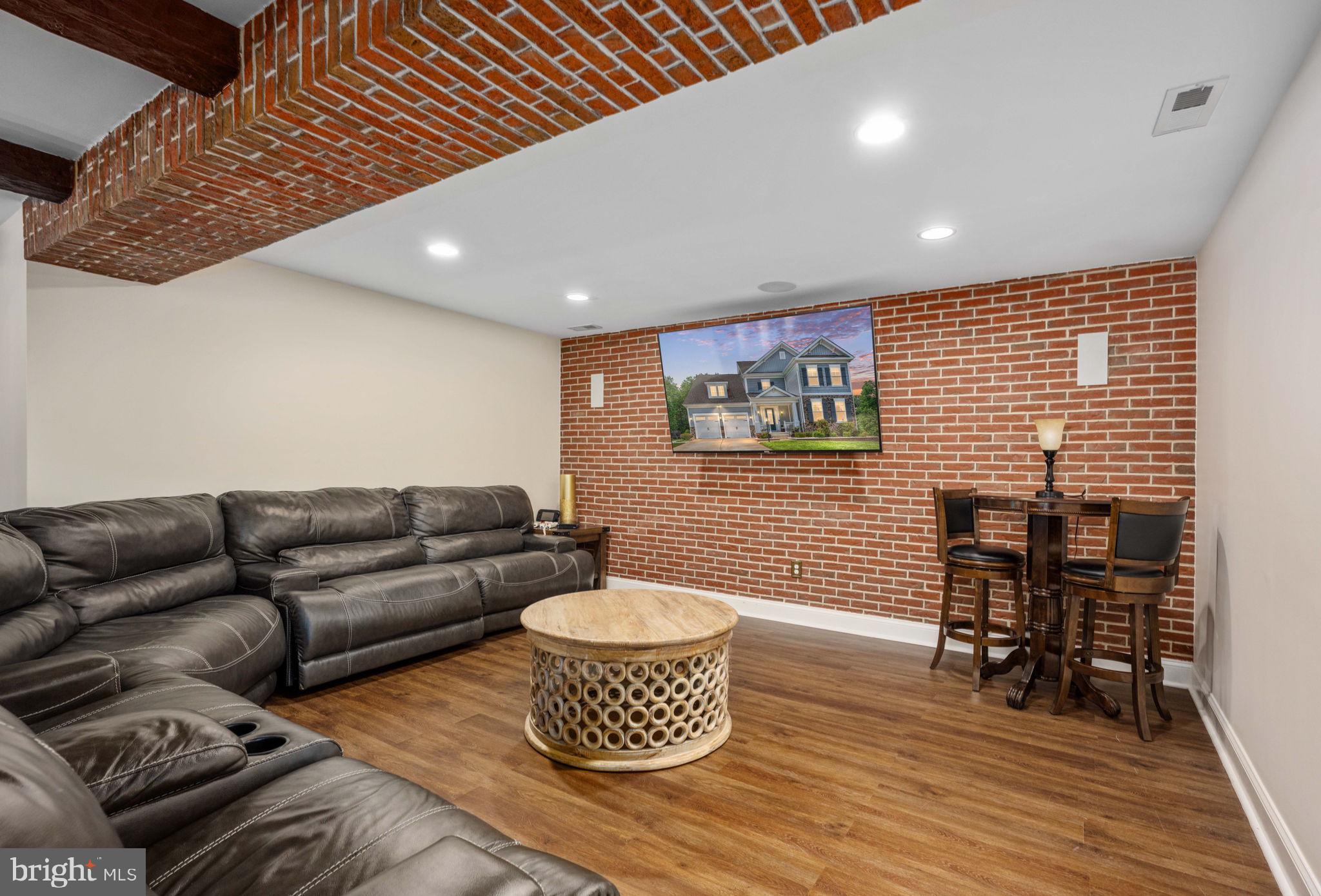 EMBREY MILL - Residential