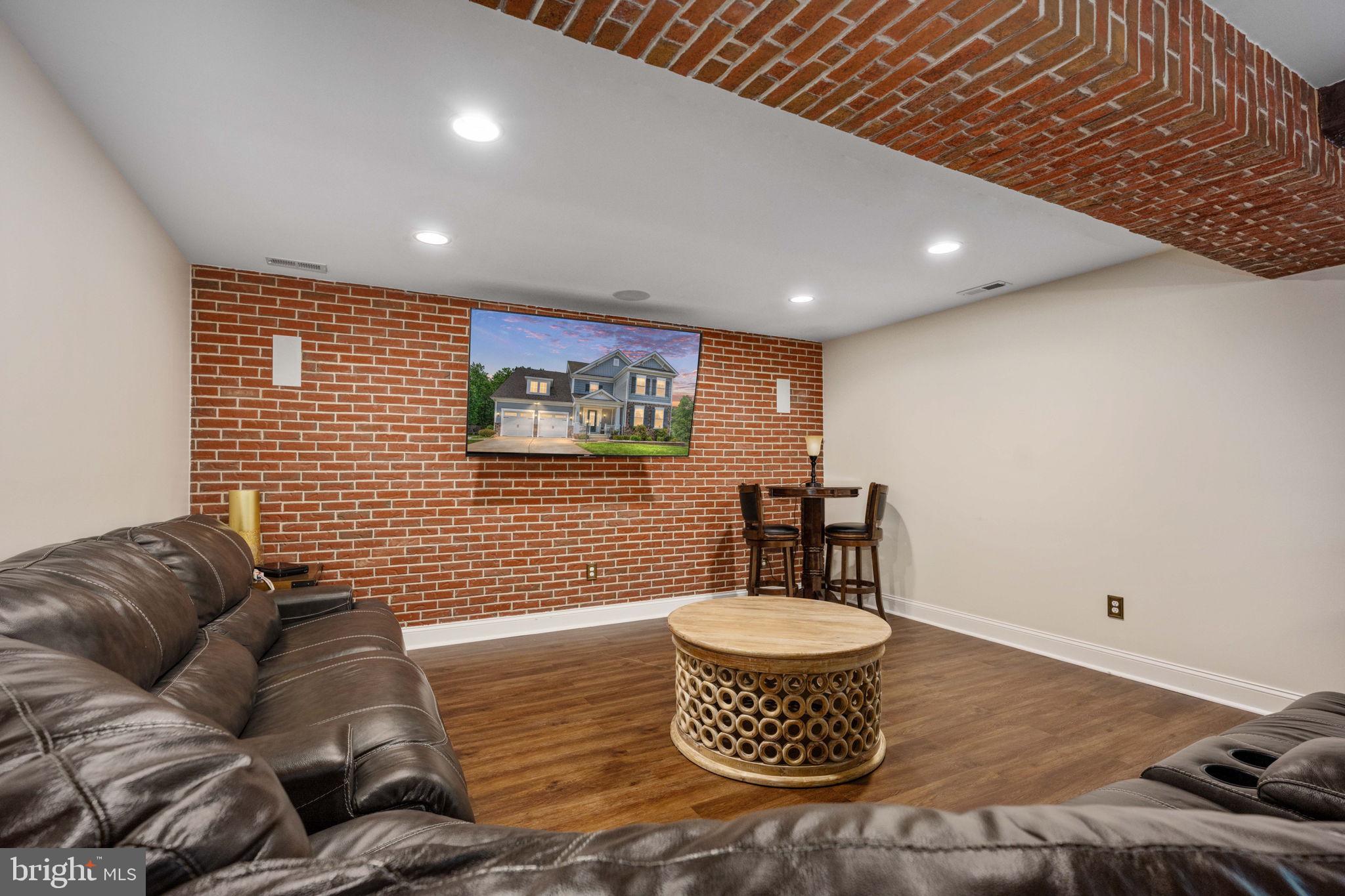 EMBREY MILL - Residential