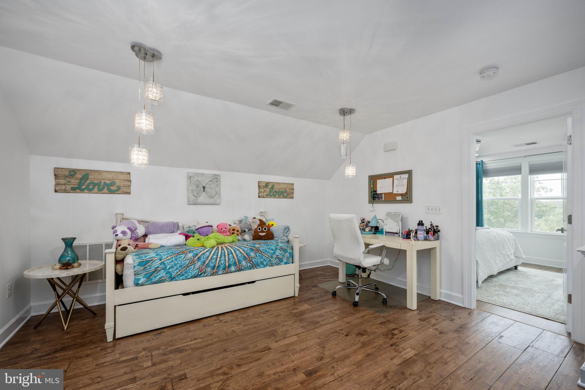 EMBREY MILL - Residential