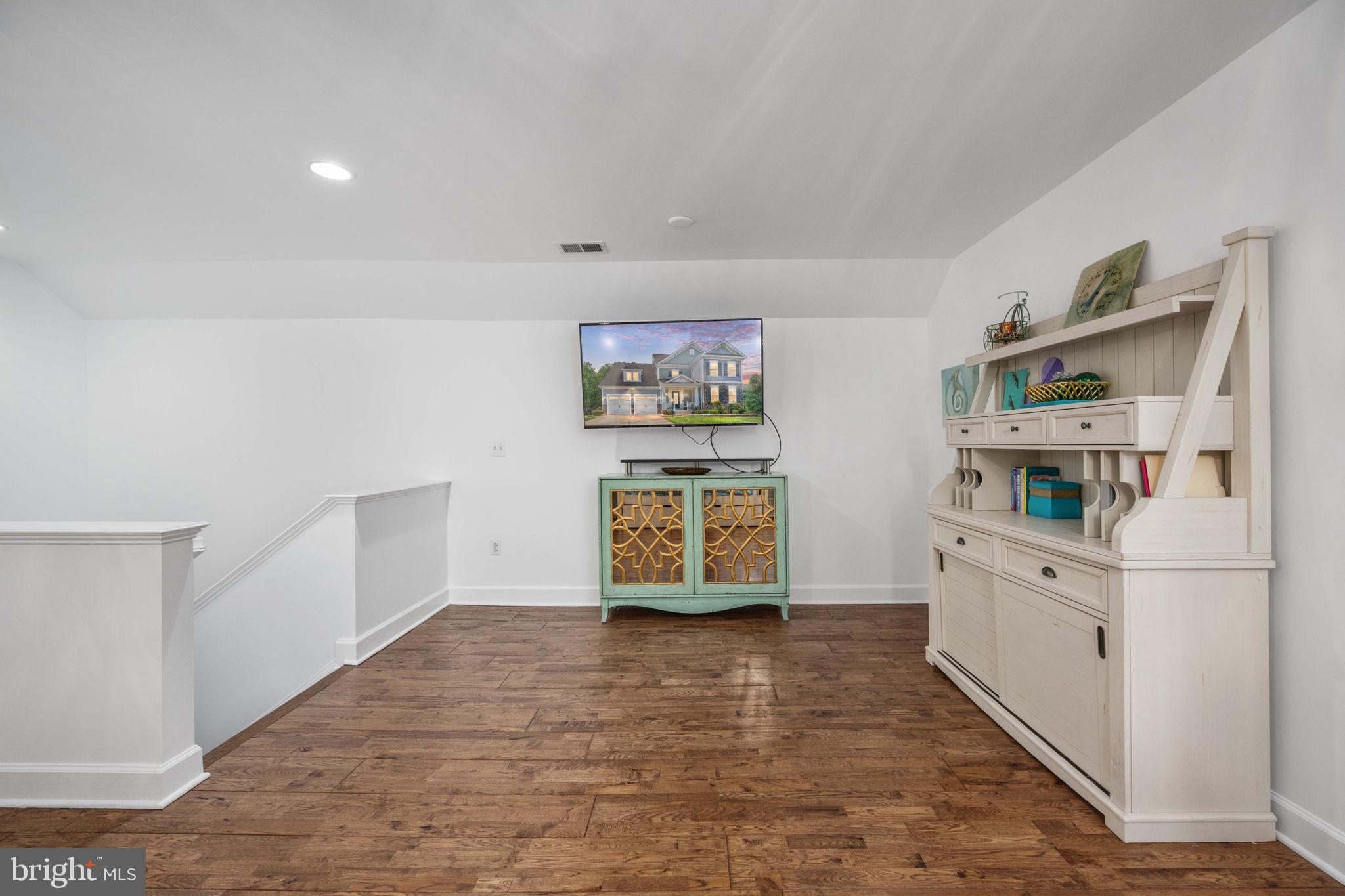 EMBREY MILL - Residential