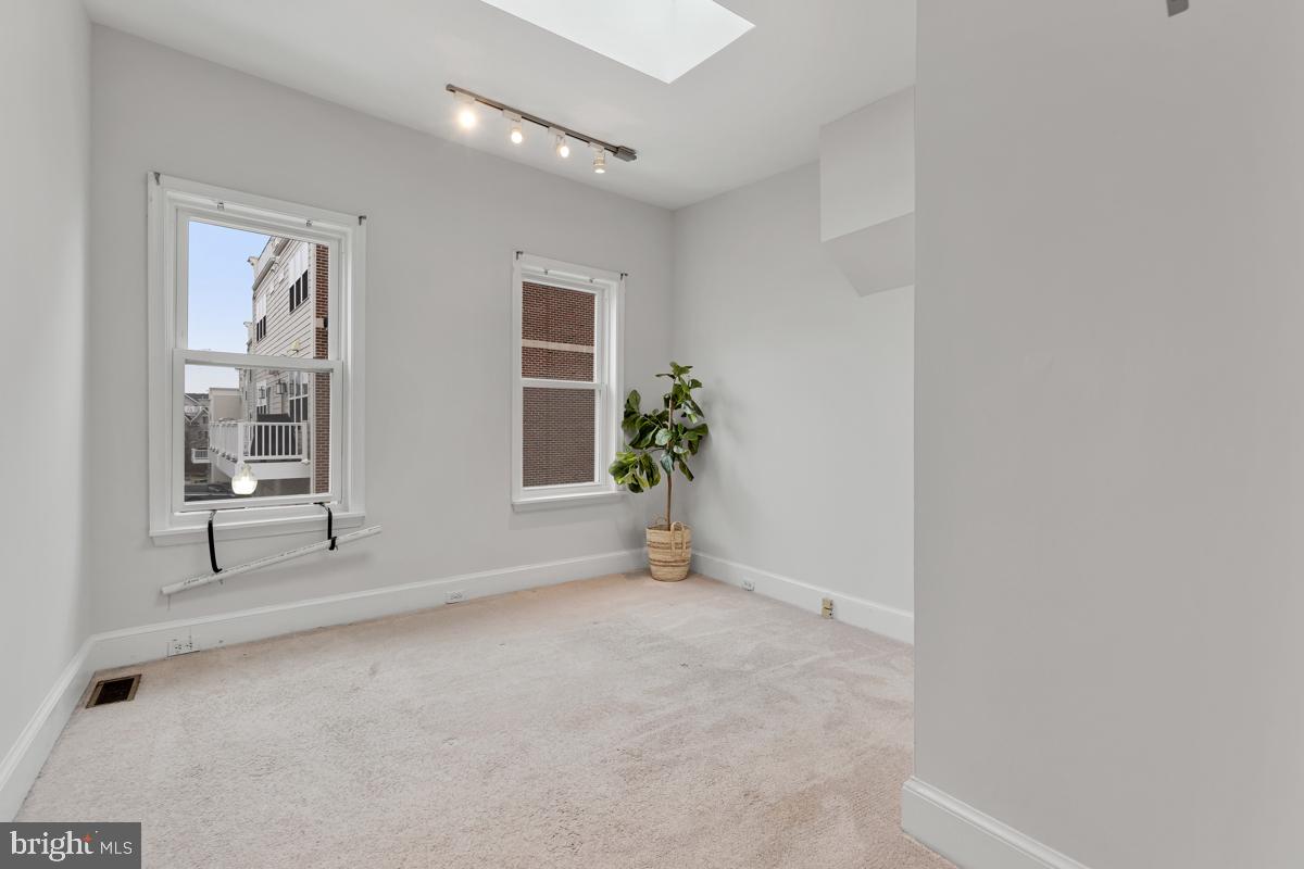 RIVERSIDE - Residential