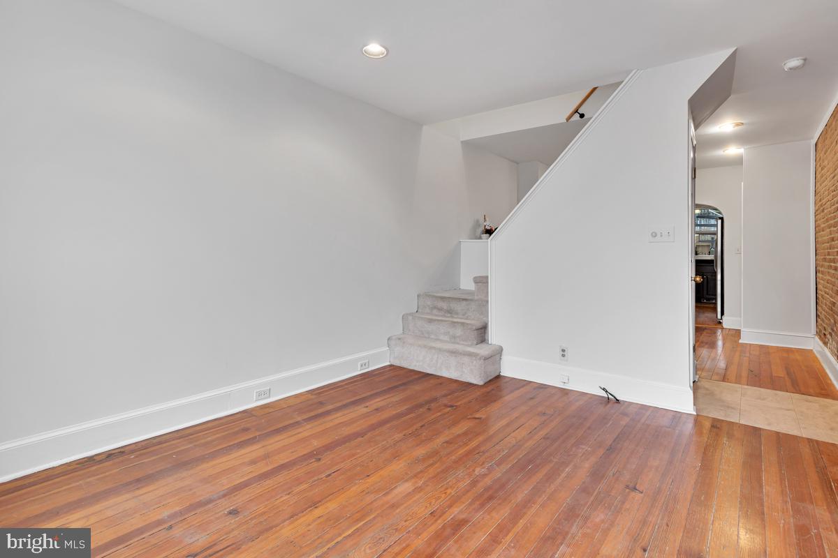 RIVERSIDE - Residential