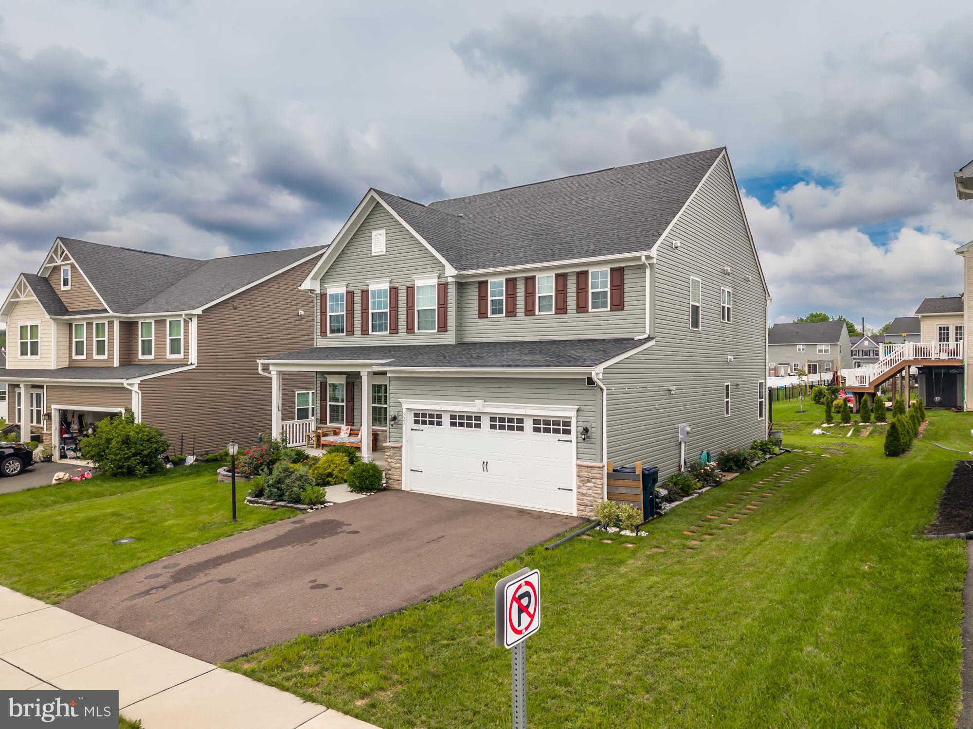 523 SPRING MANOR BOULEVARD