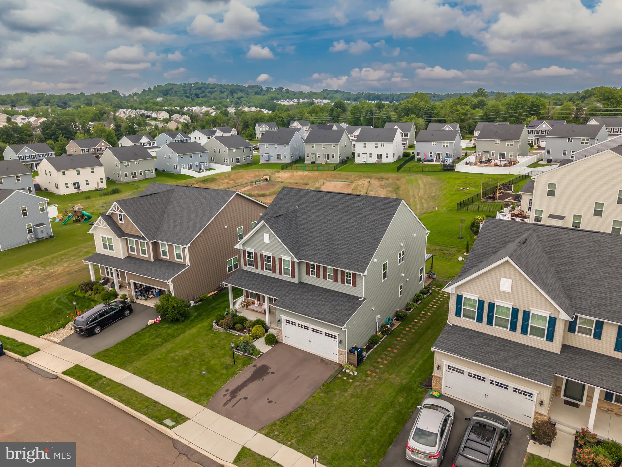 523 SPRING MANOR BOULEVARD