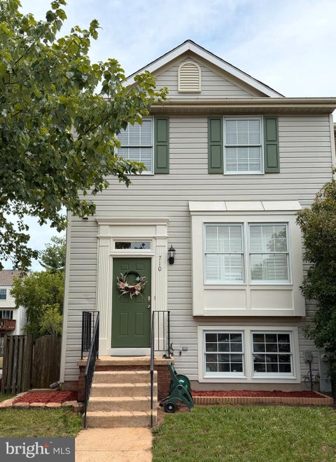 Townhouse For Sale - 710 Quiet Pond Court<br/> ODENTON, MD 21113