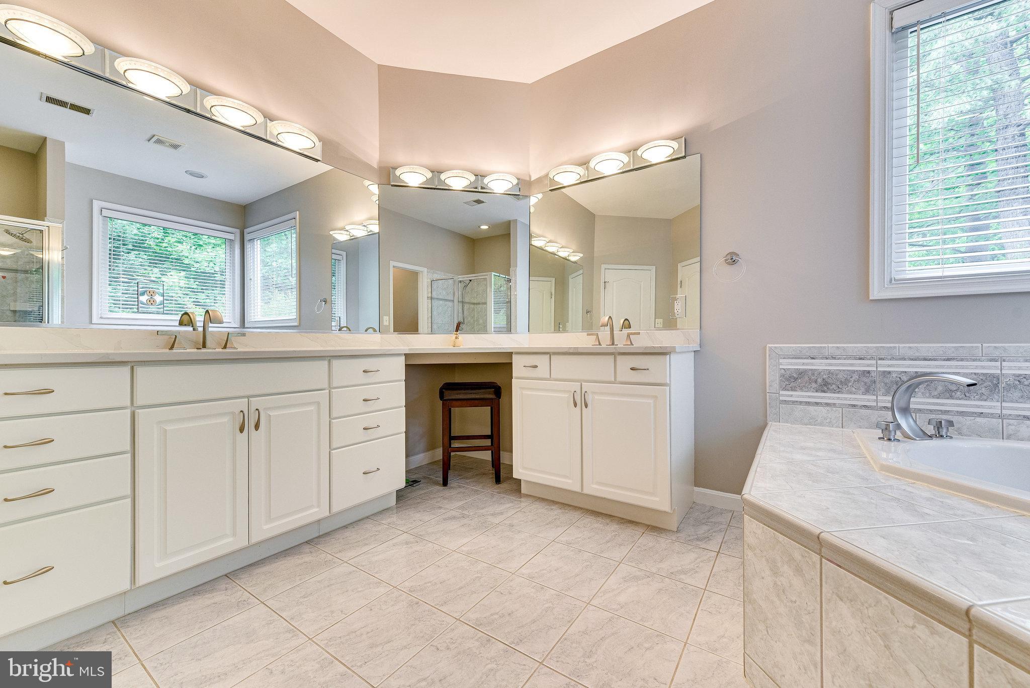 WAPLES CREST - Residential