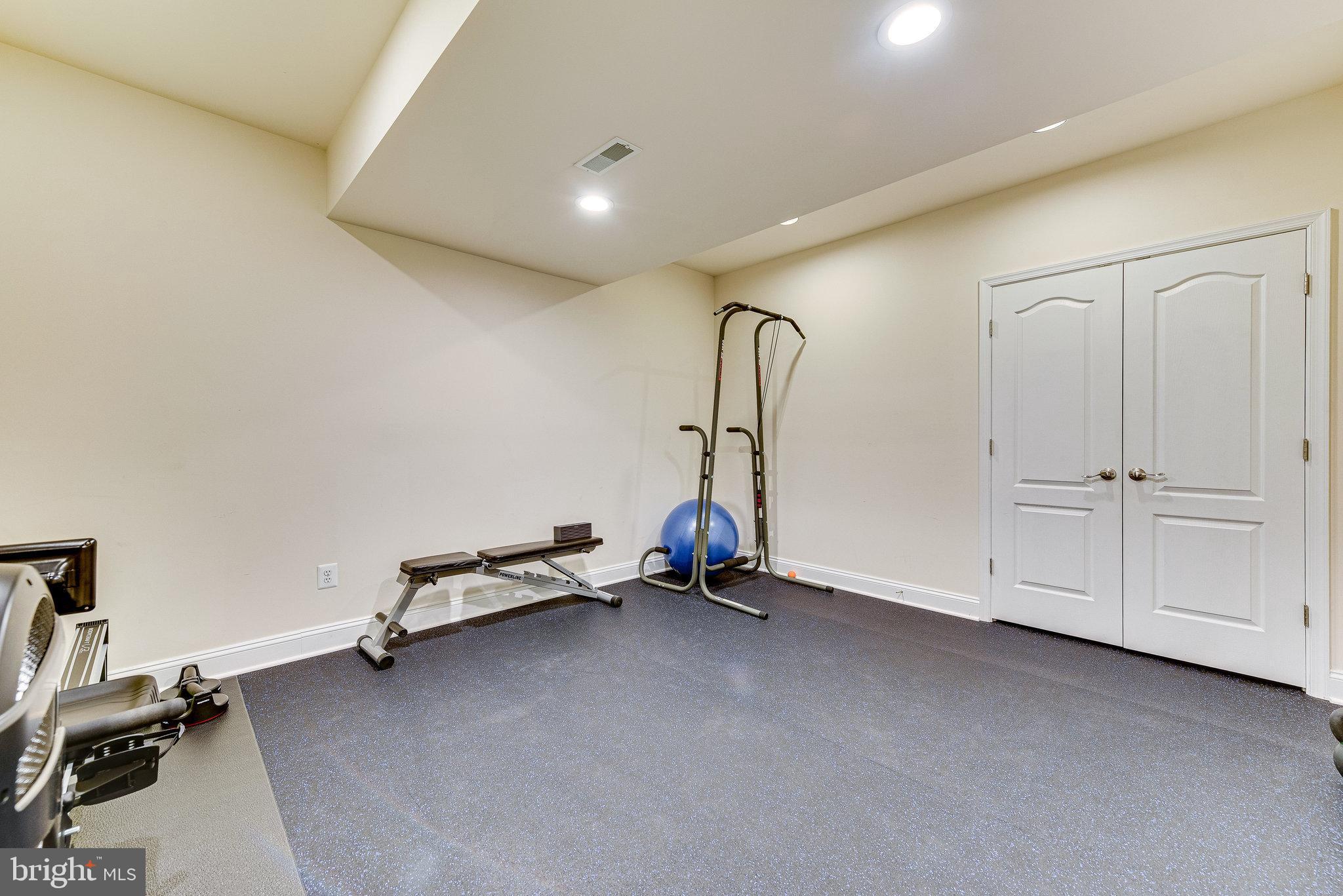 WAPLES CREST - Residential